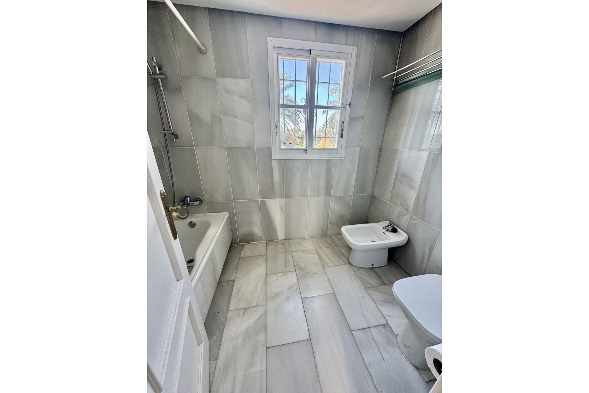 Resale - House - Townhouse - Estepona - Estepona Centro