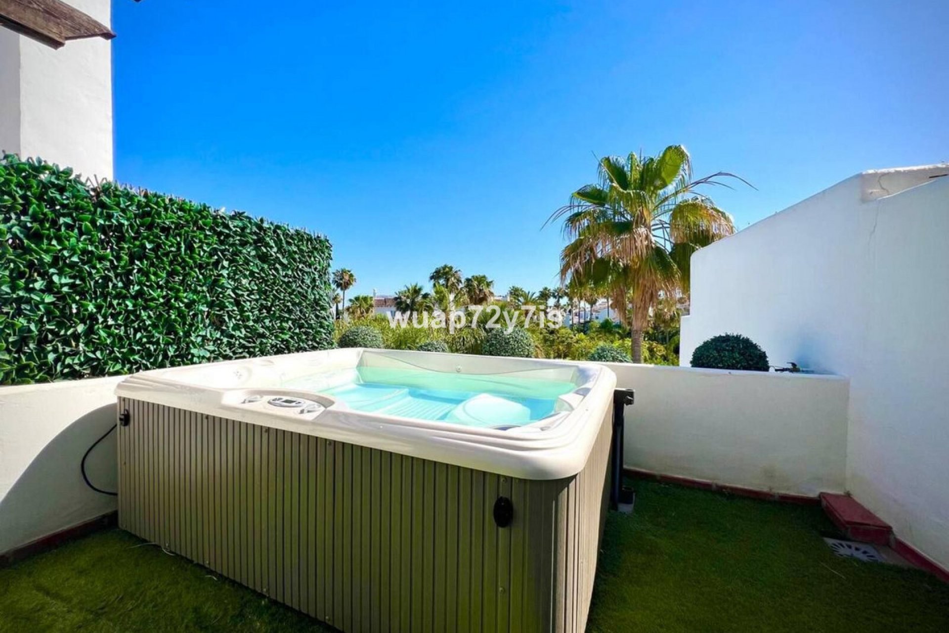 Resale - House - Townhouse - Estepona - Estepona Centro