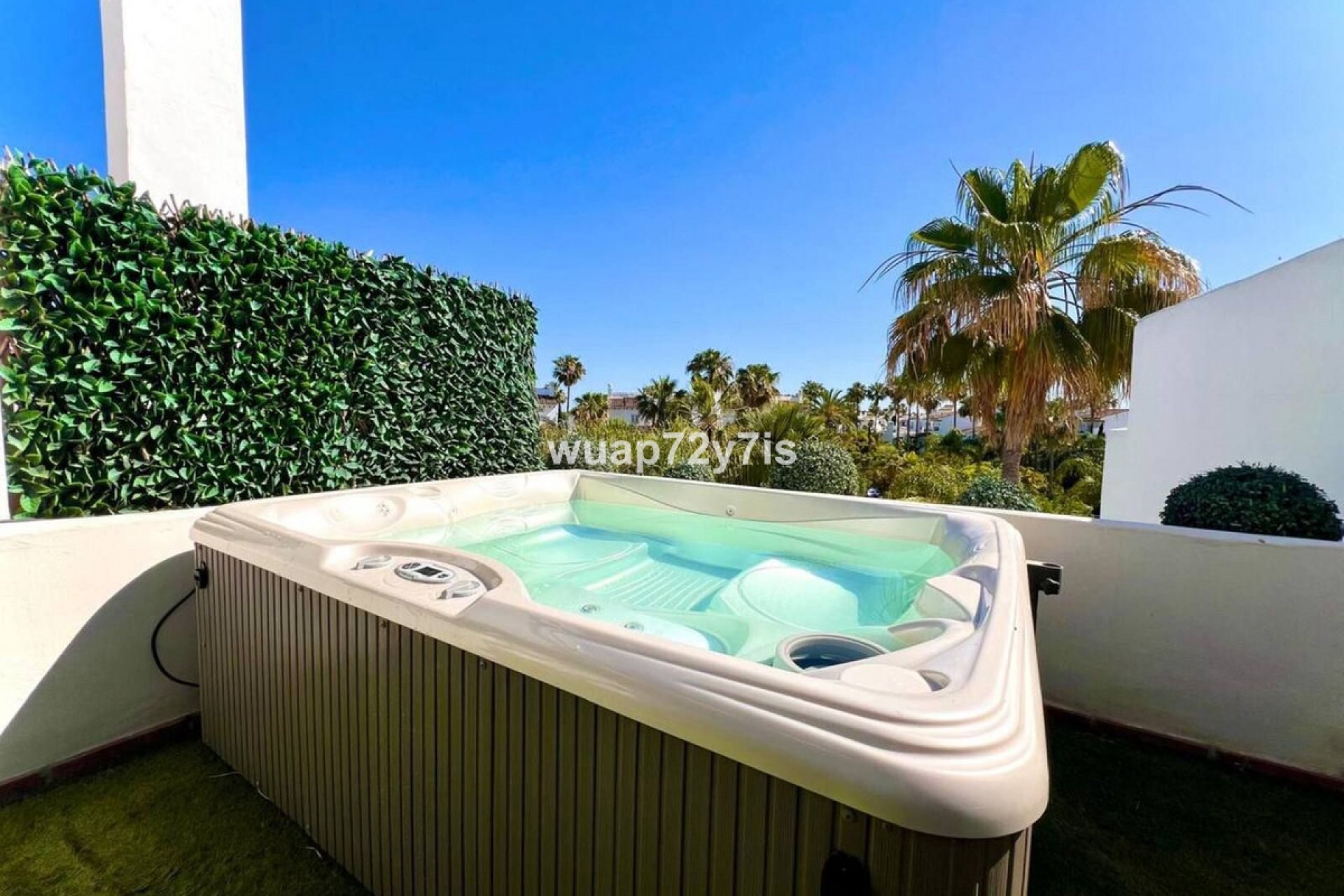 Resale - House - Townhouse - Estepona - Estepona Centro