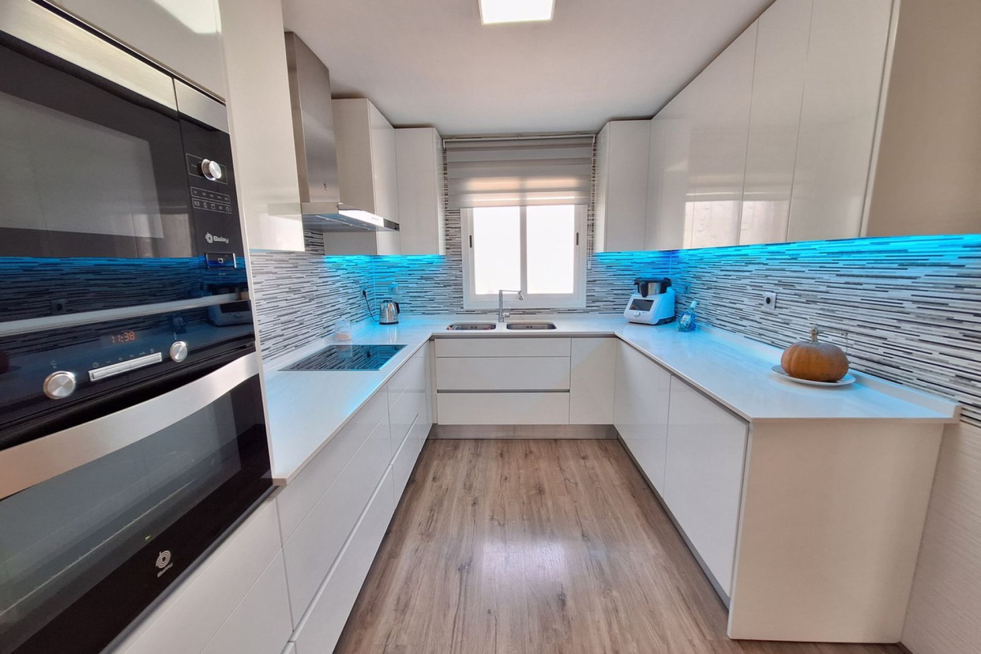 Resale - House - Townhouse - Estepona - Estepona Centro