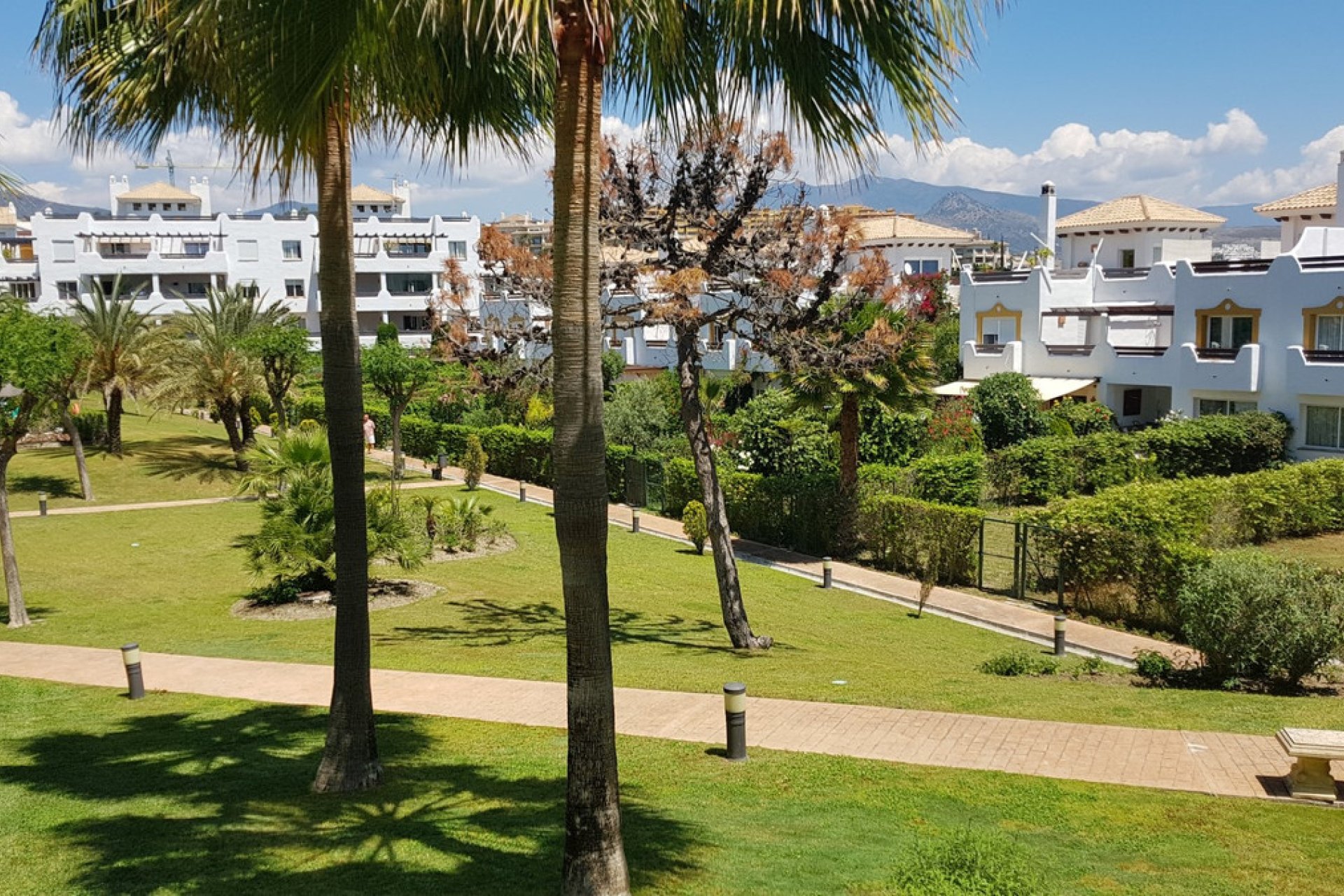 Resale - House - Townhouse - Estepona - Selwo