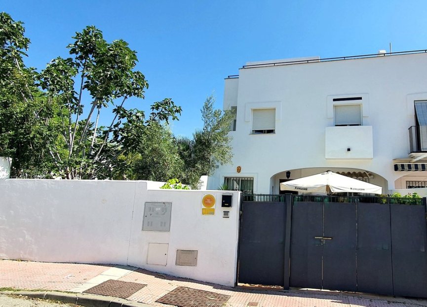 Resale - House - Townhouse - Fuengirola - Fuengirola Centro