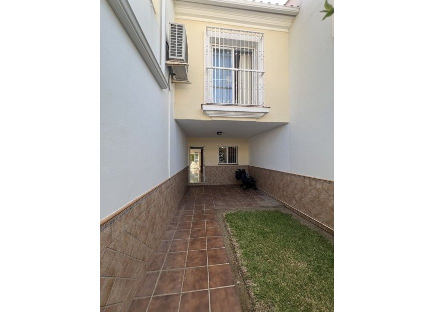 Resale - House - Townhouse - Fuengirola - Fuengirola Centro