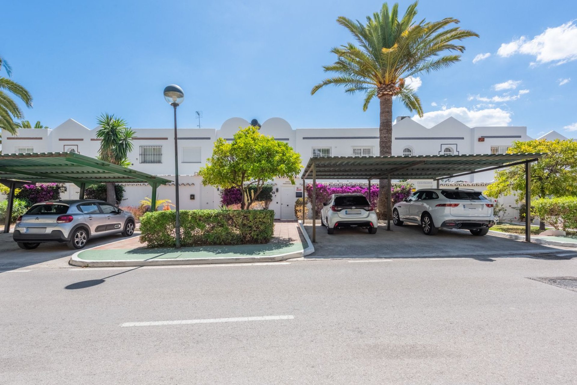 Resale - House - Townhouse - Marbella - Aloha