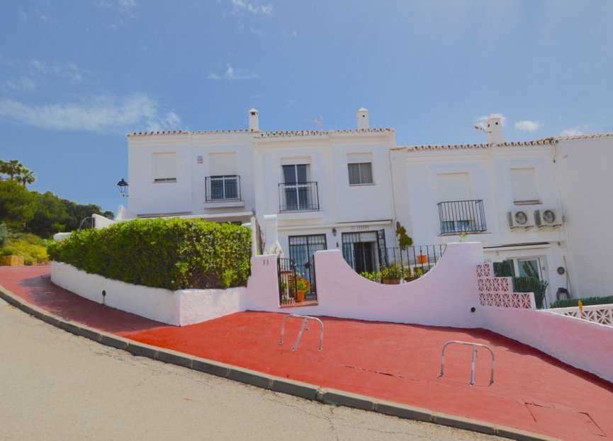 Resale - House - Townhouse - Marbella - Altos de los Monteros