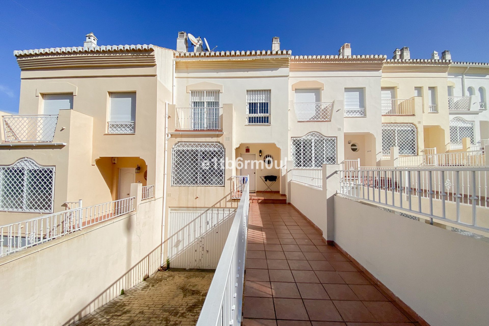 Resale - House - Townhouse - Marbella - El Rosario