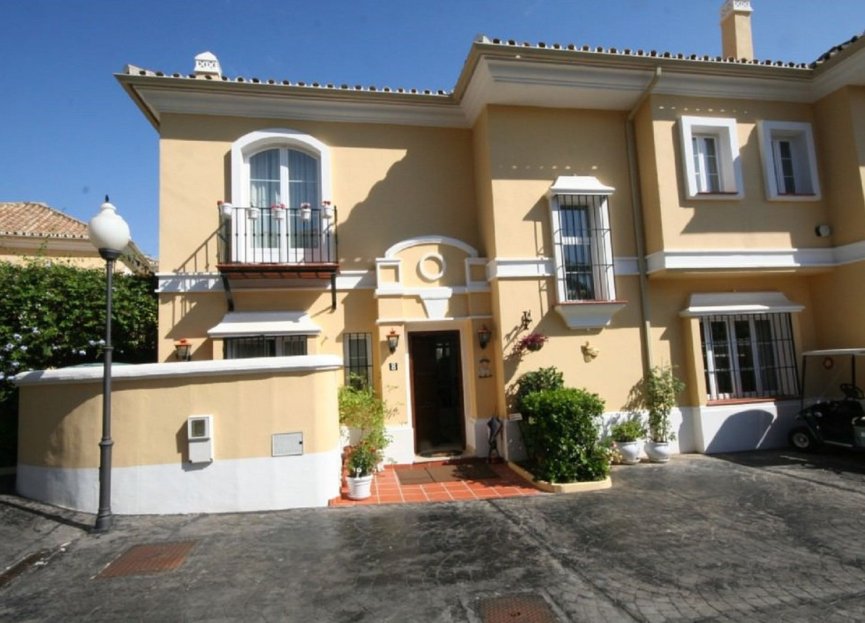 Resale - House - Townhouse - Marbella - Elviria