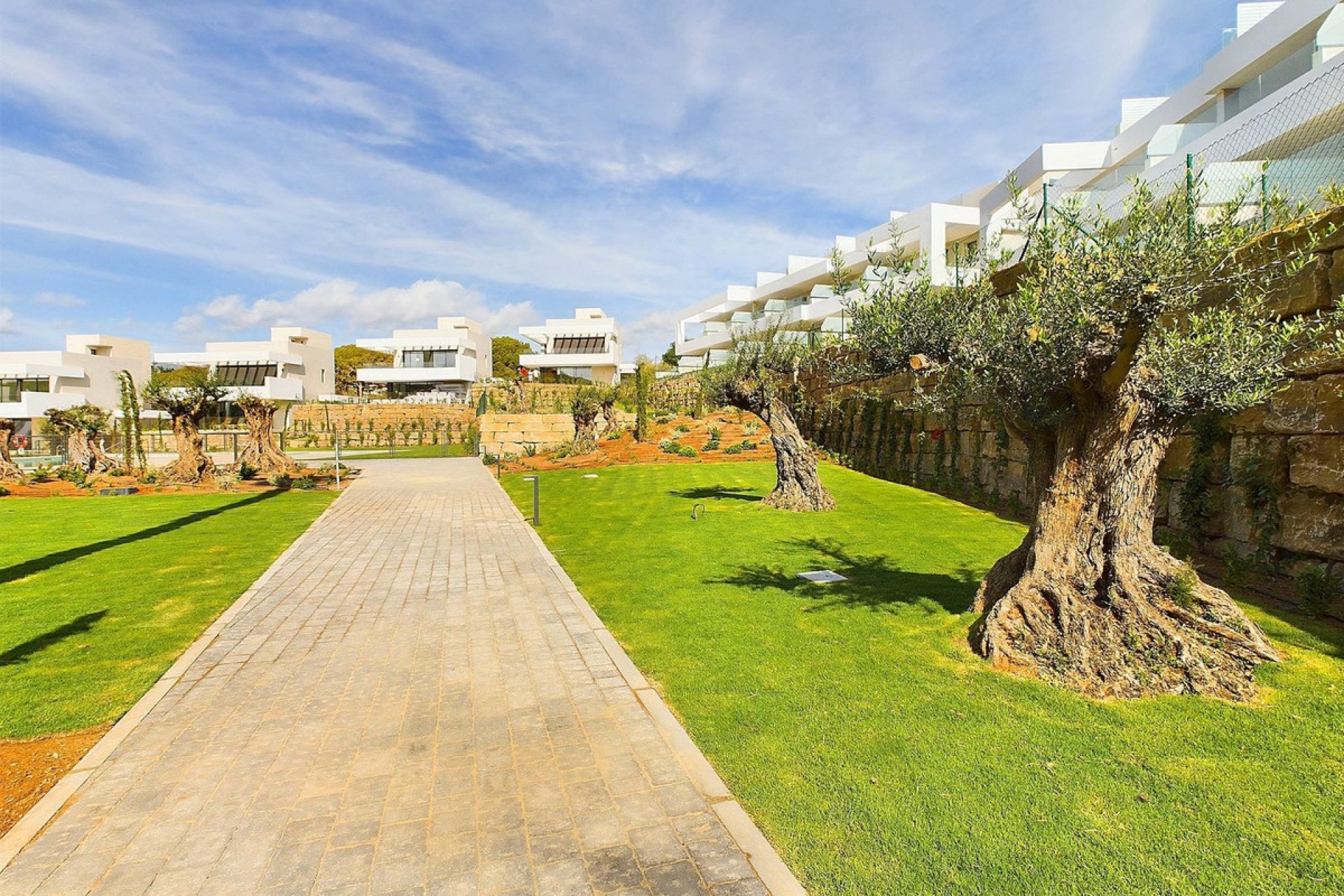 Resale - House - Townhouse - Marbella - Elviria