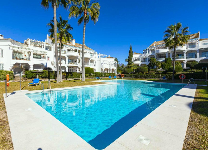 Resale - House - Townhouse - Marbella - Guadalmina Alta