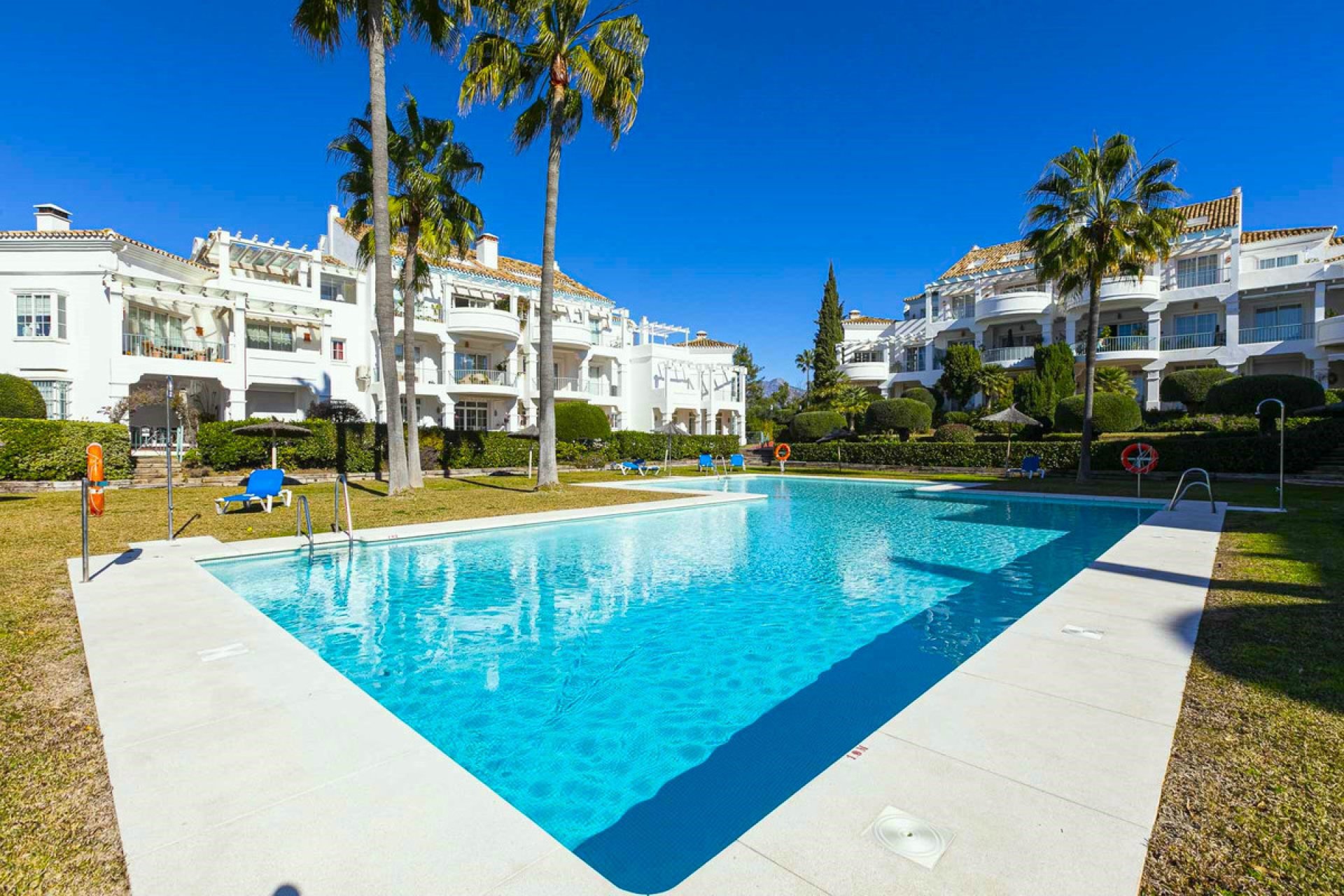 Resale - House - Townhouse - Marbella - Guadalmina Alta