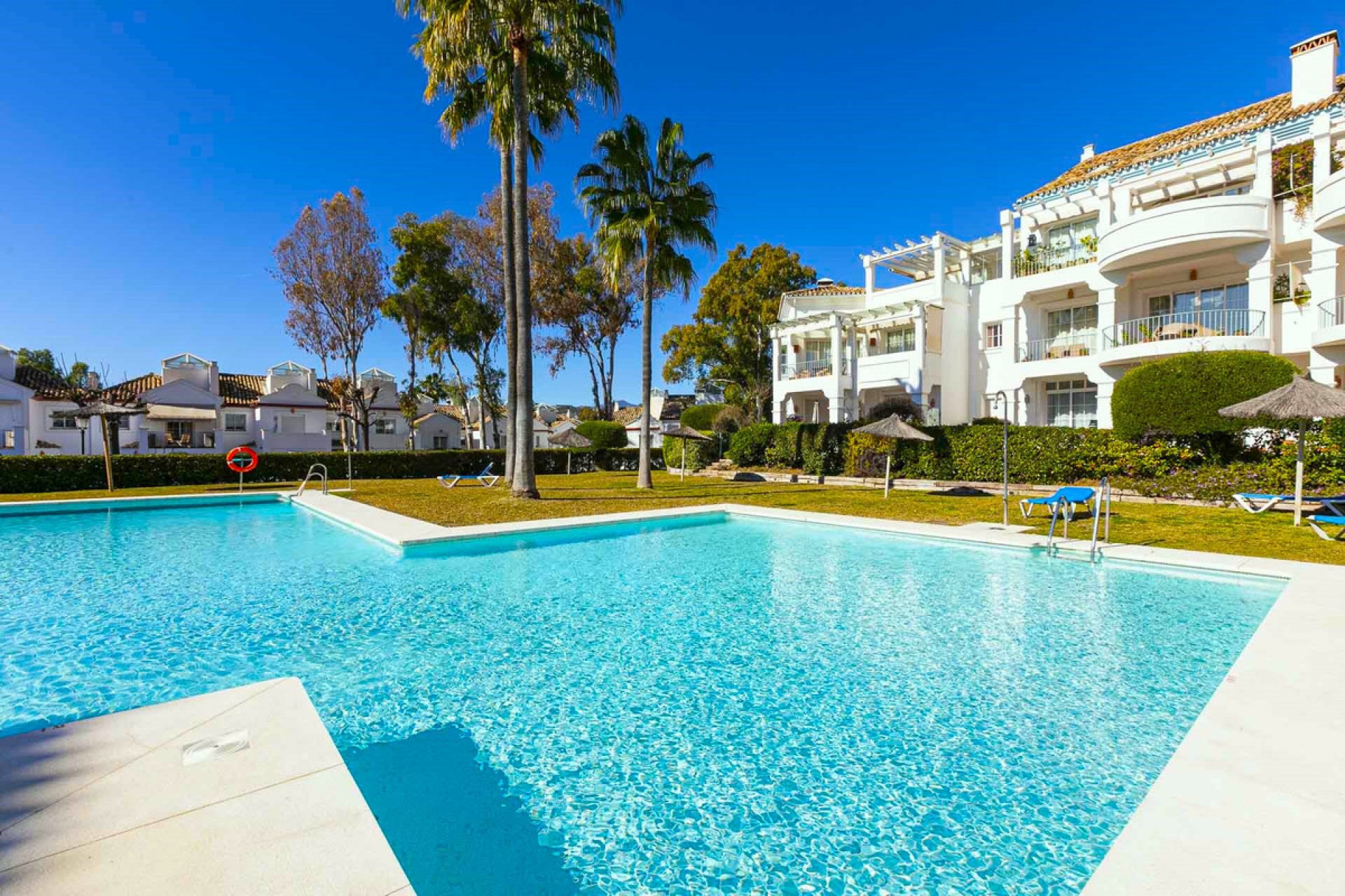 Resale - House - Townhouse - Marbella - Guadalmina Alta