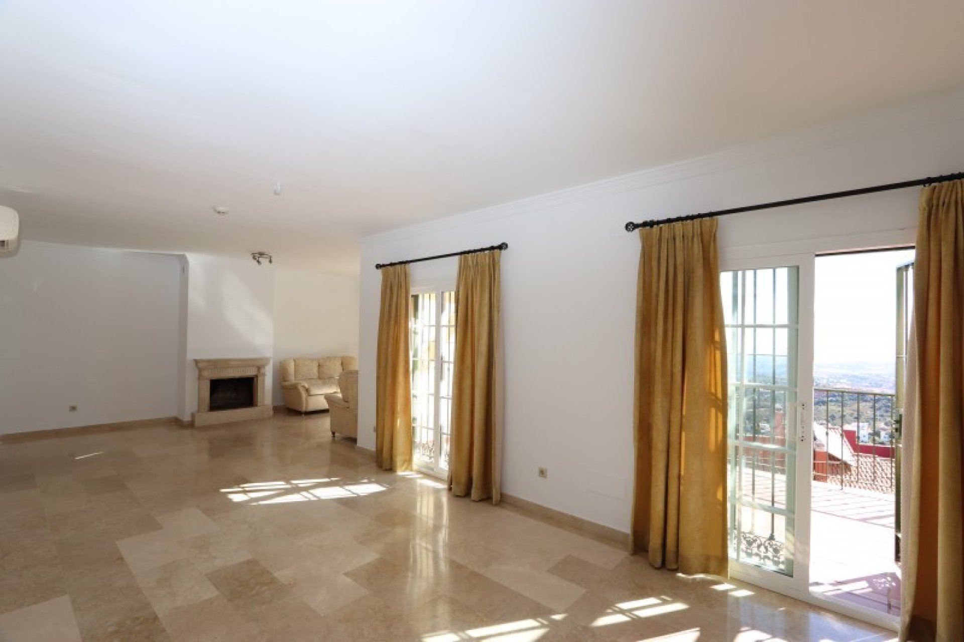 Resale - House - Townhouse - Marbella - La Mairena