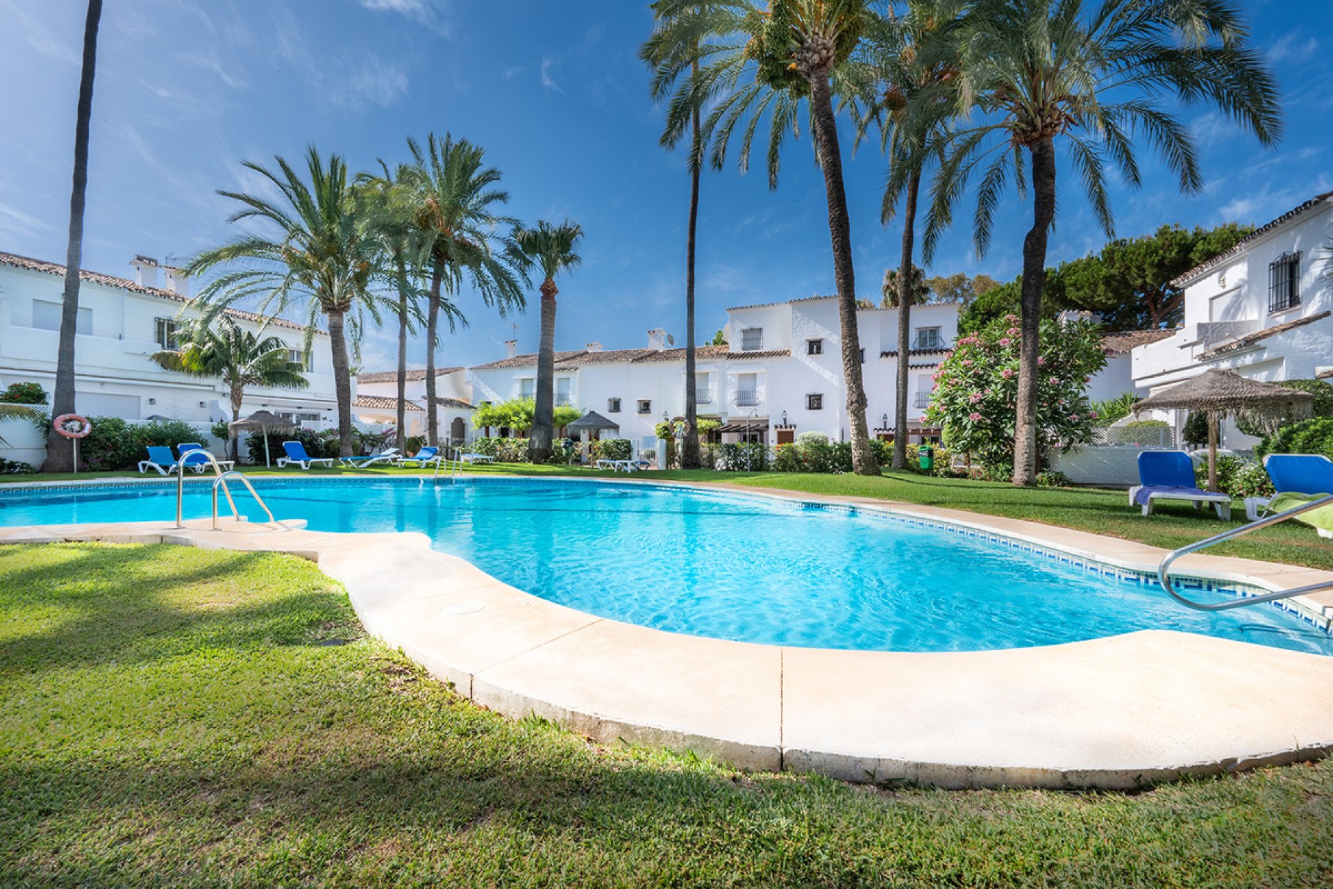 Resale - House - Townhouse - Marbella - Las Brisas