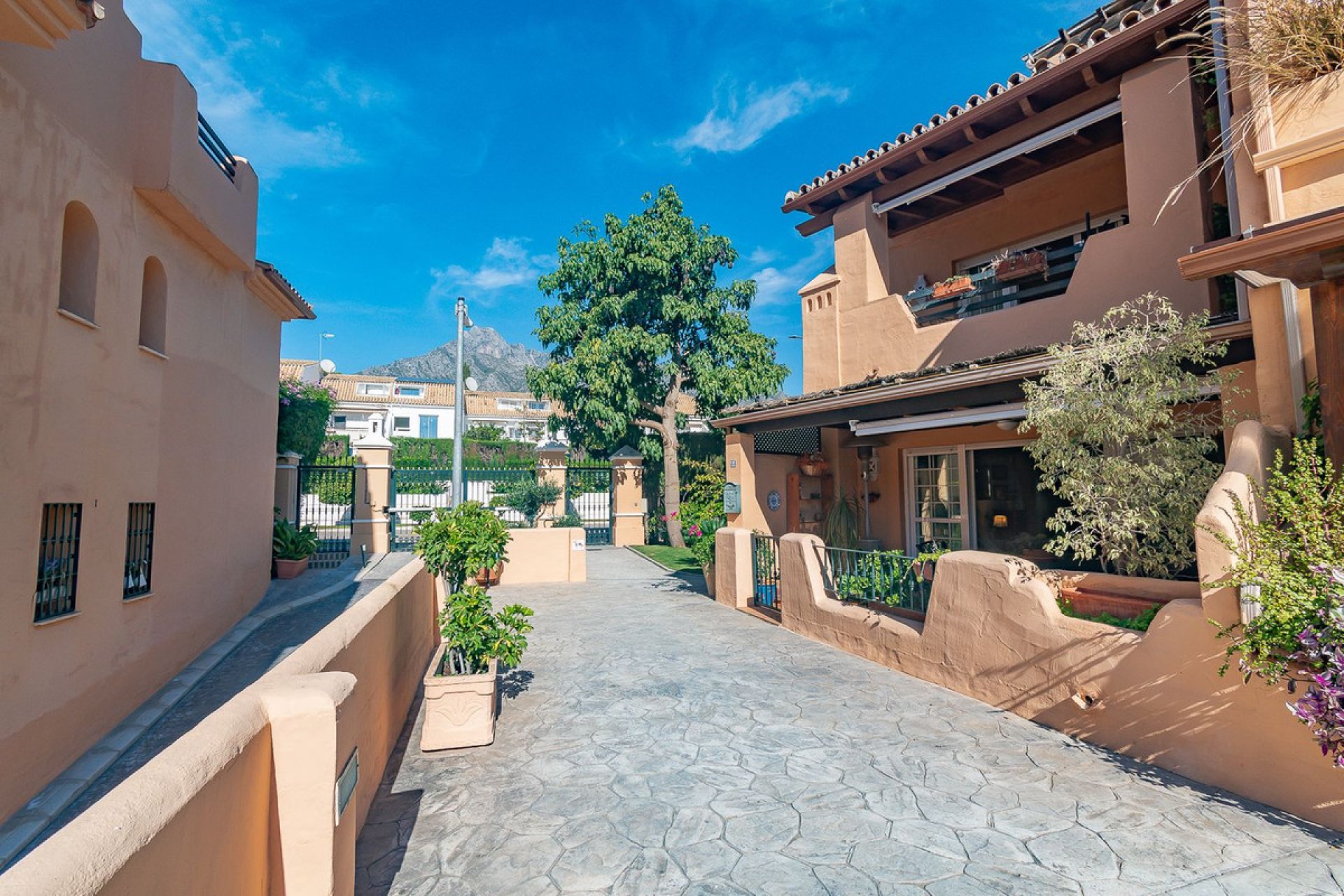 Resale - House - Townhouse - Marbella - Nagüeles