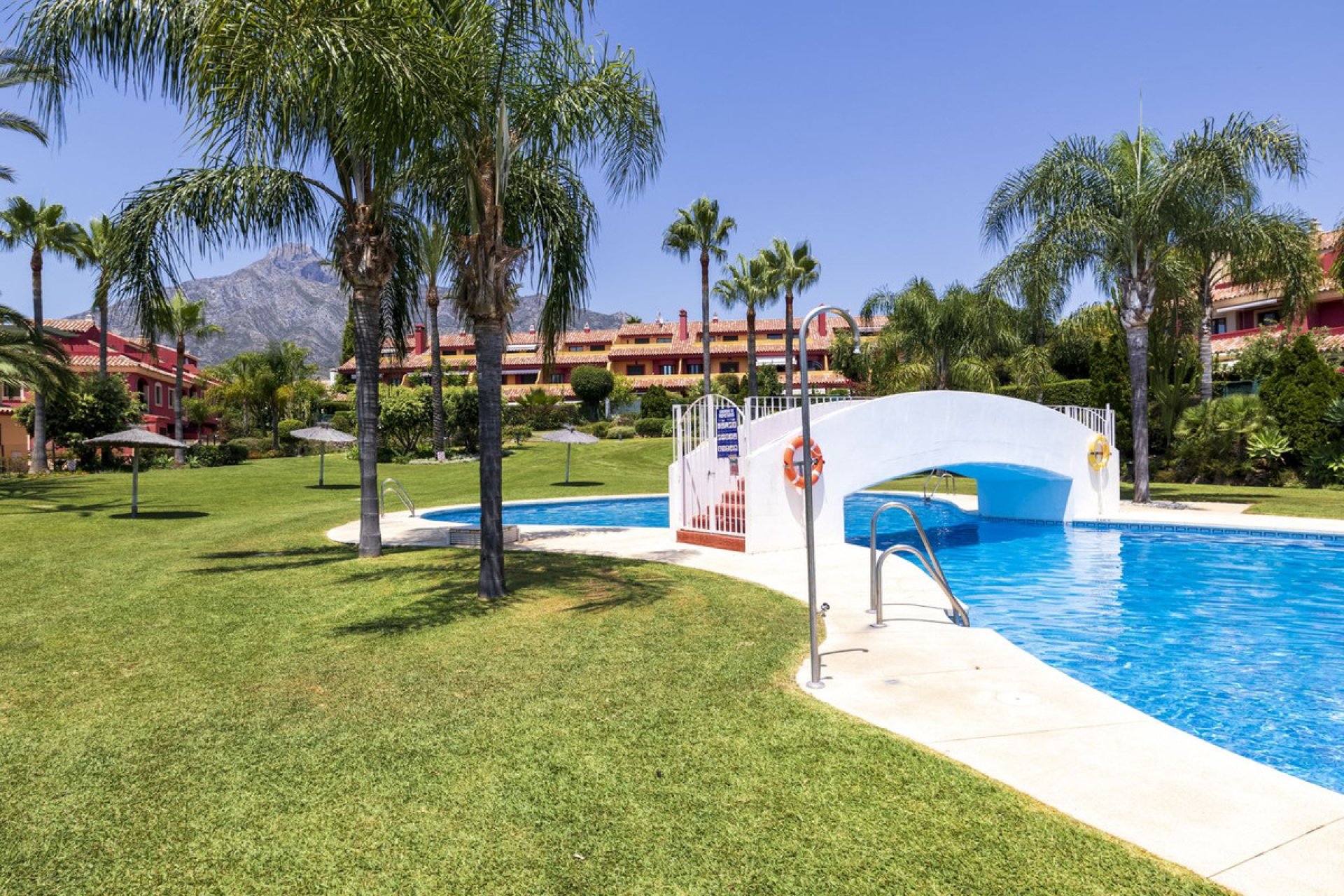 Resale - House - Townhouse - Marbella - Nagüeles