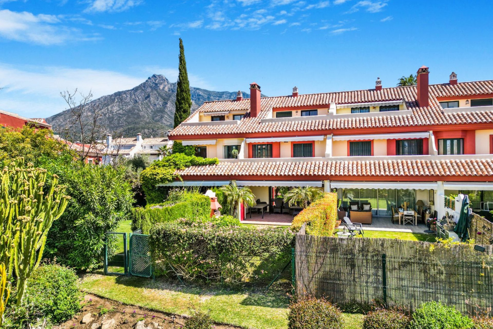 Resale - House - Townhouse - Marbella - Nagüeles