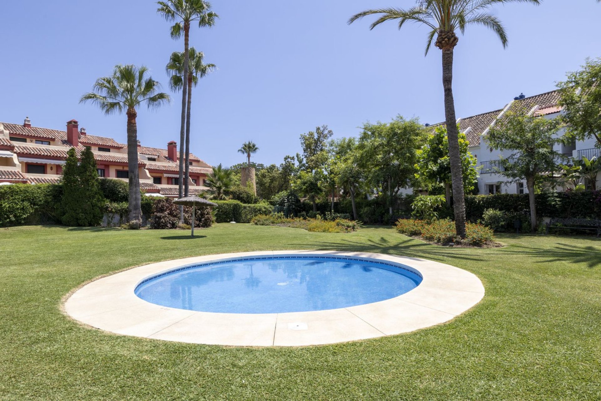 Resale - House - Townhouse - Marbella - Nagüeles