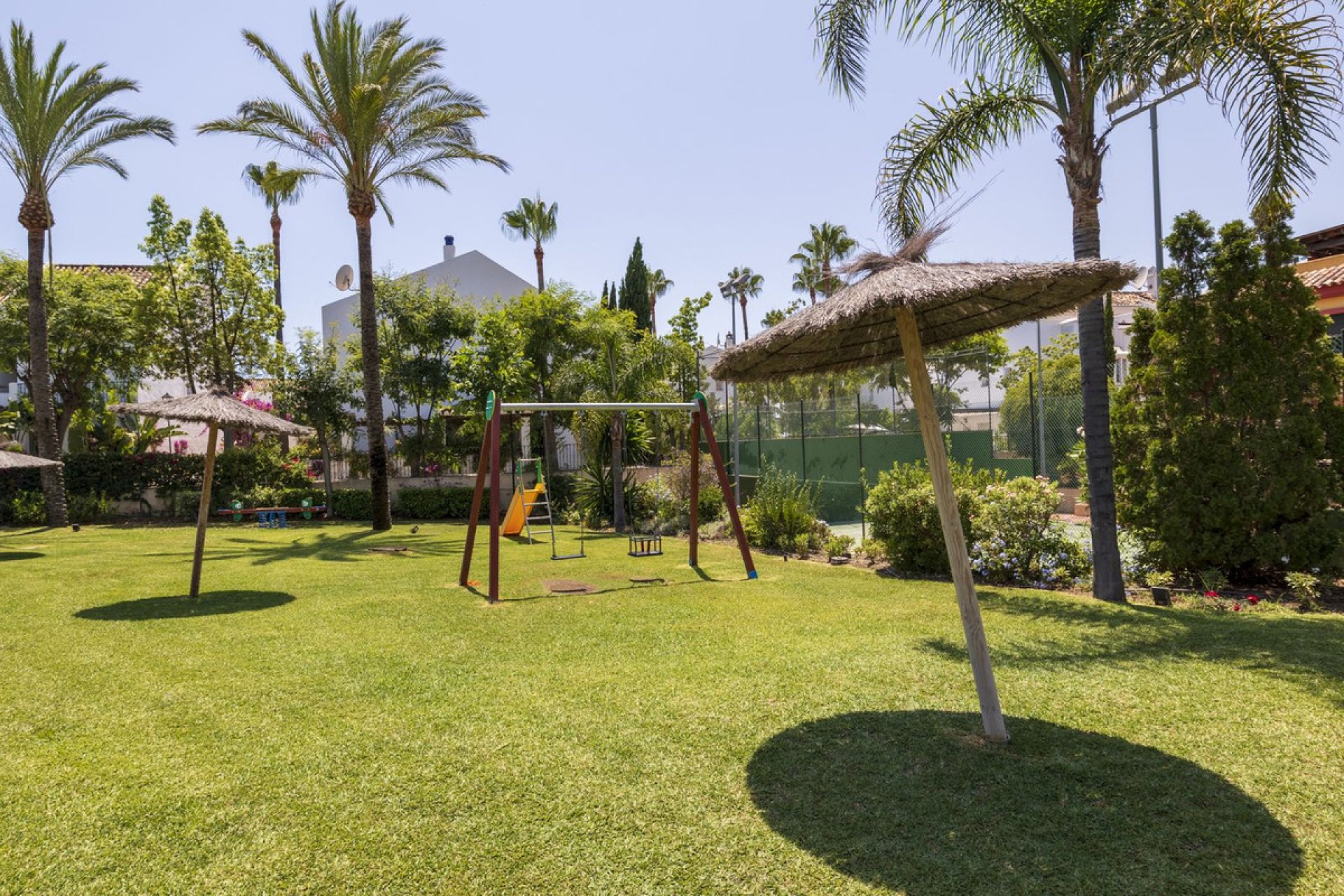 Resale - House - Townhouse - Marbella - Nagüeles