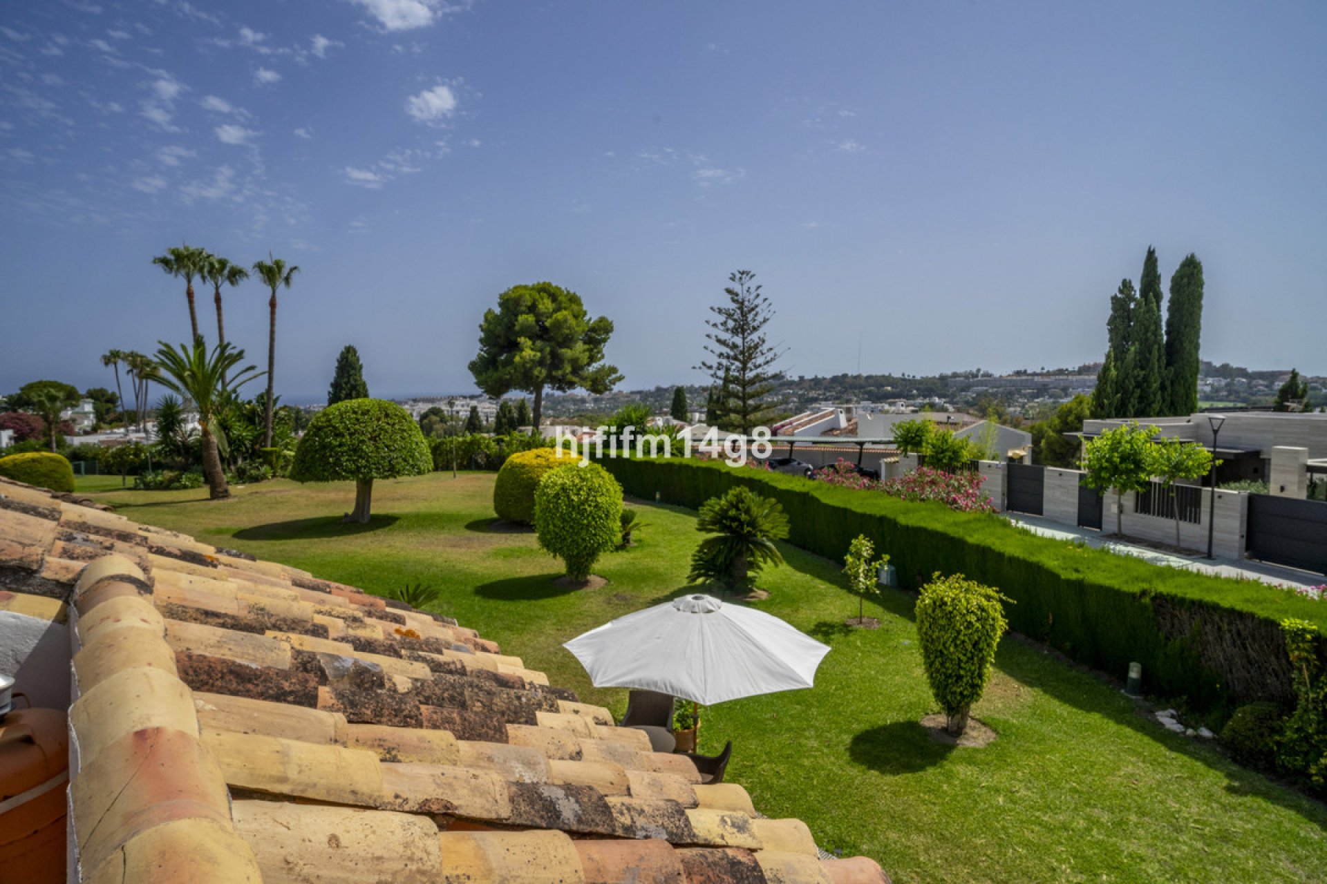 Resale - House - Townhouse - Marbella - Nueva Andalucia