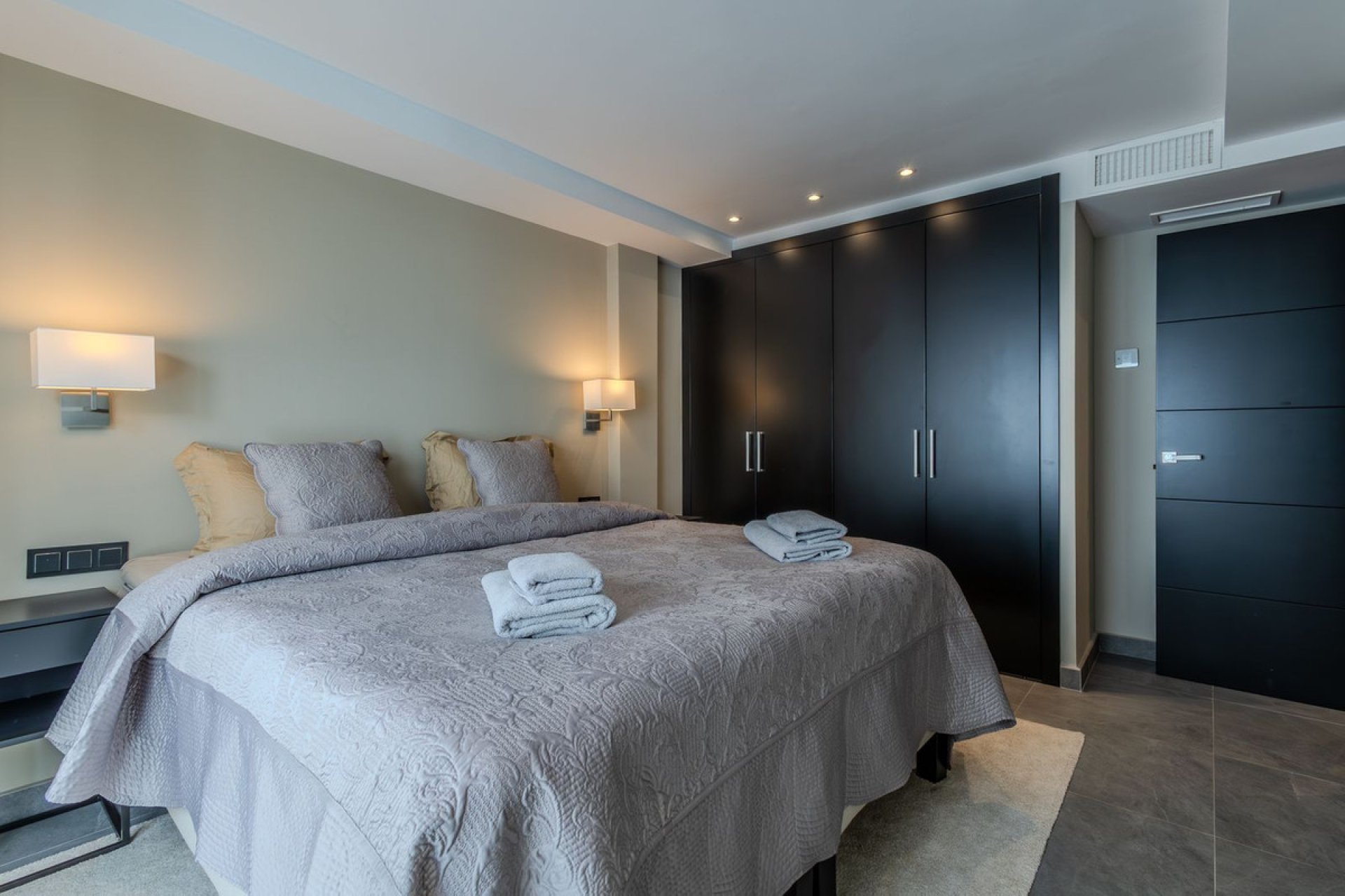 Resale - House - Townhouse - Marbella - Nueva Andalucia