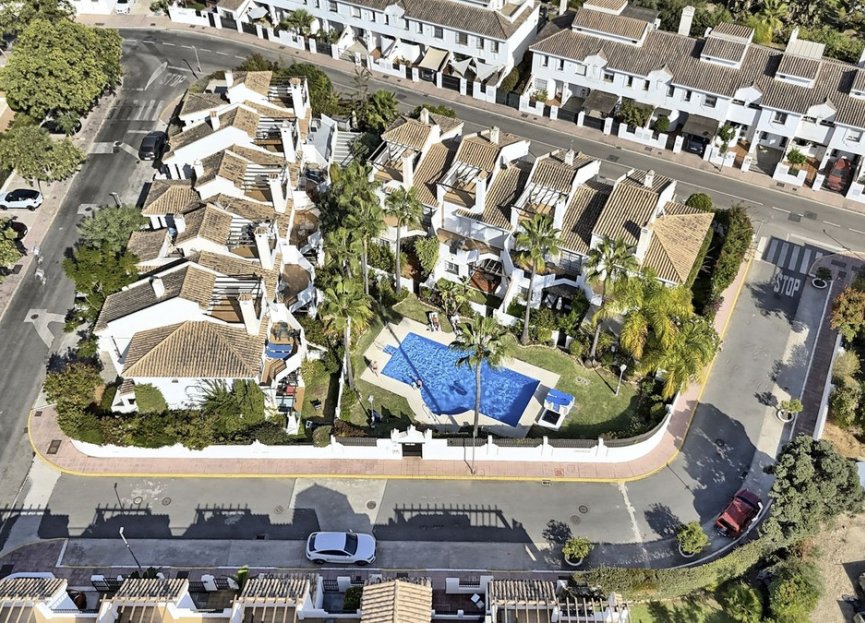 Resale - House - Townhouse - Marbella - Nueva Andalucia