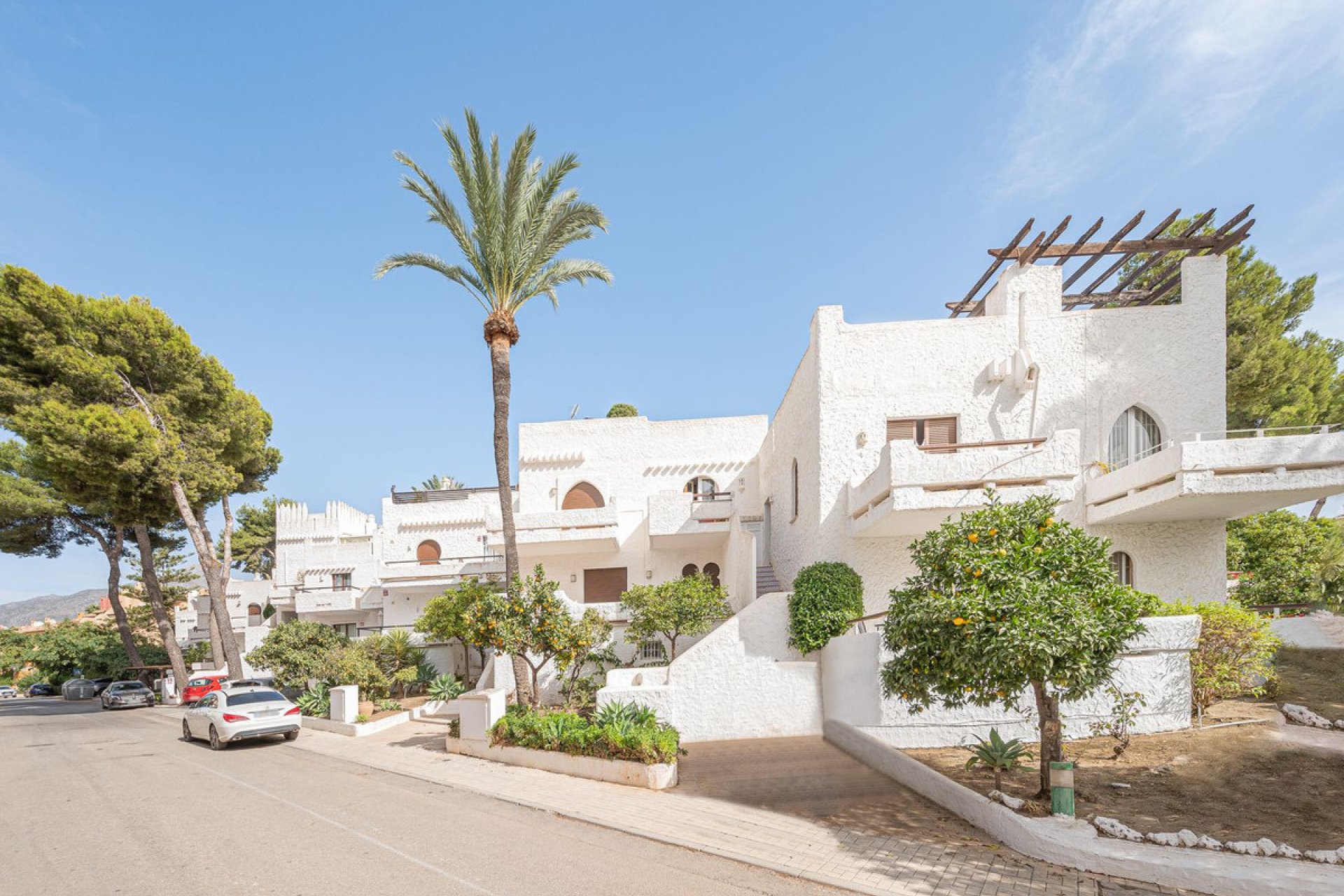 Resale - House - Townhouse - Marbella - Nueva Andalucia
