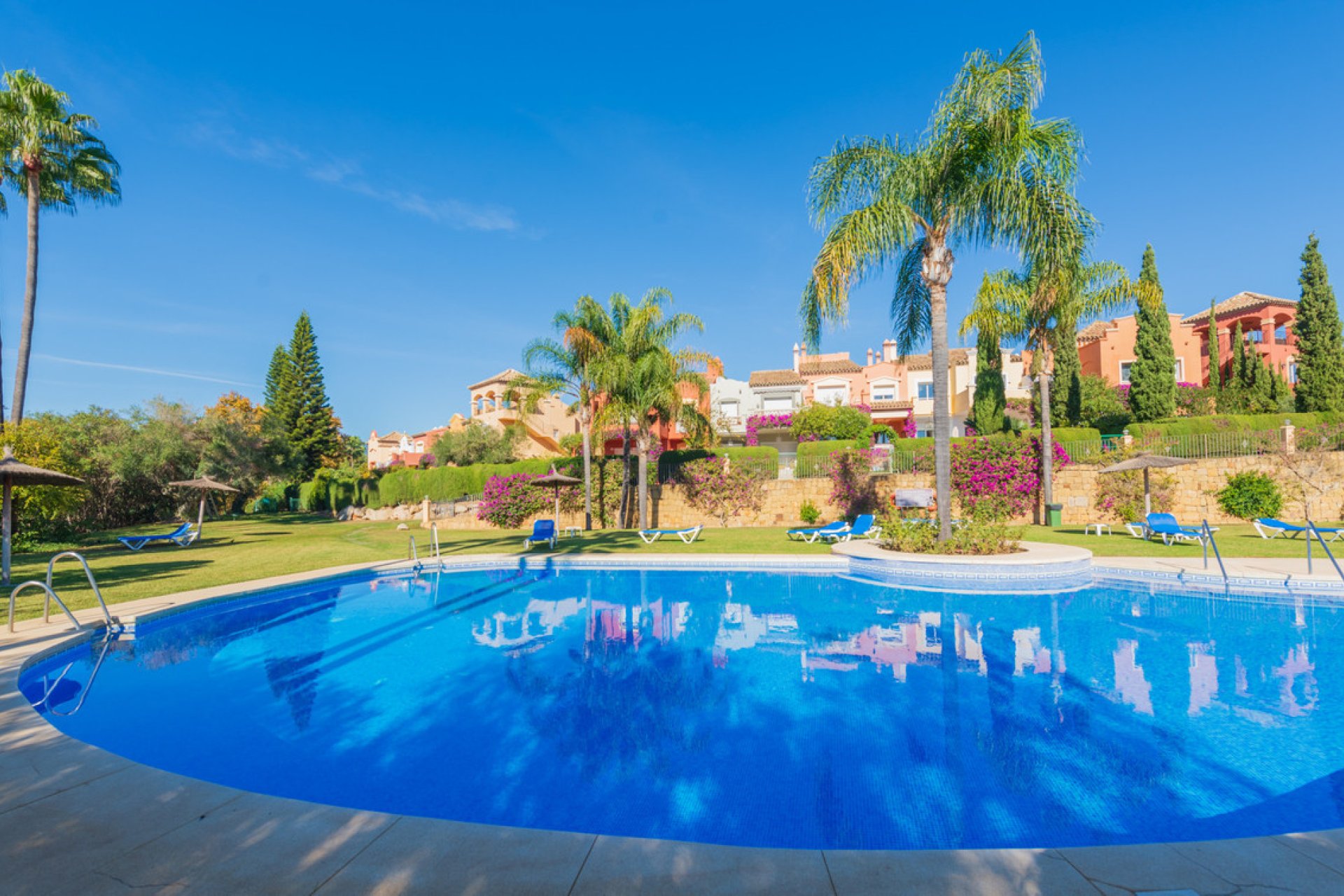 Resale - House - Townhouse - Marbella - Nueva Andalucia