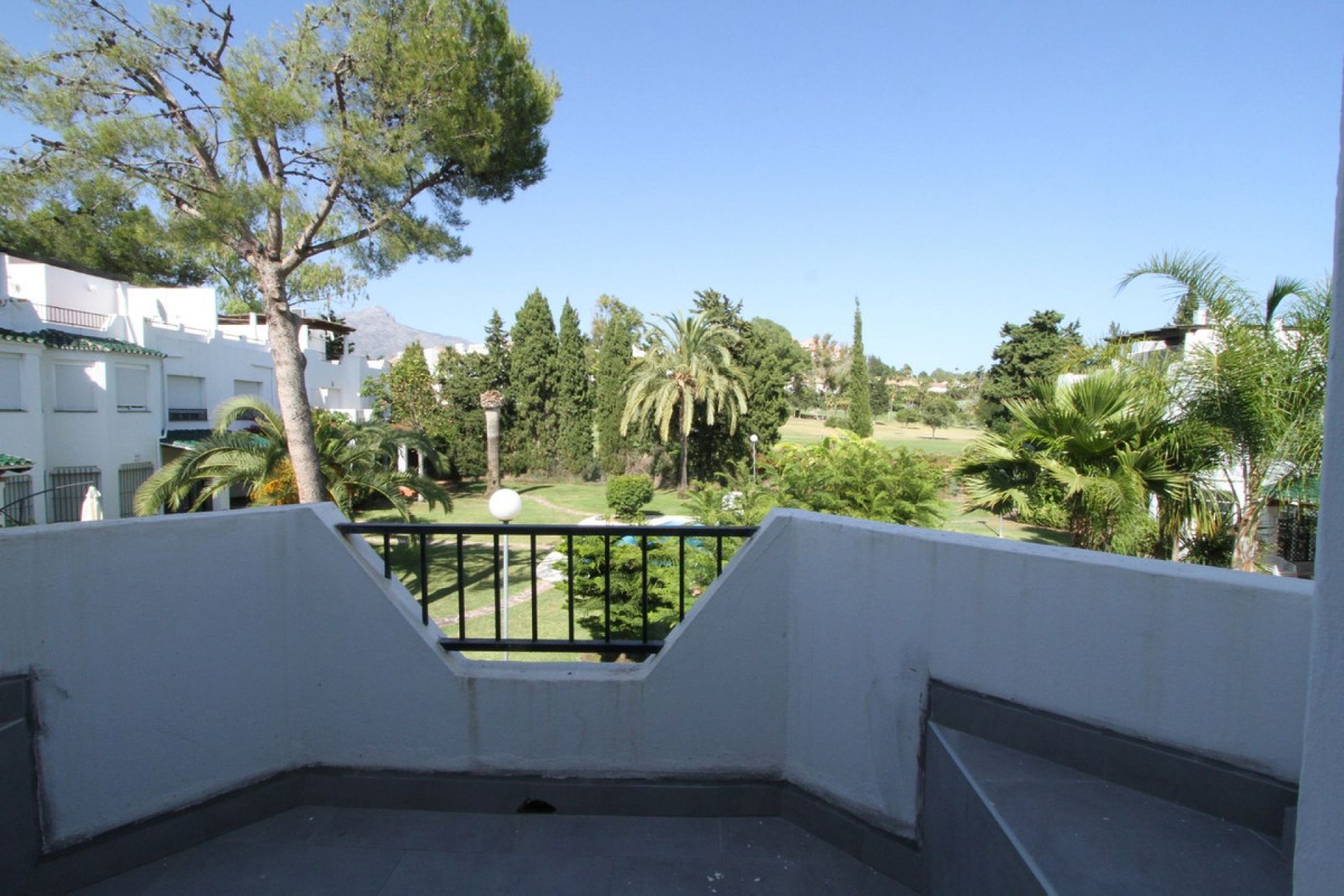 Resale - House - Townhouse - Marbella - Nueva Andalucia