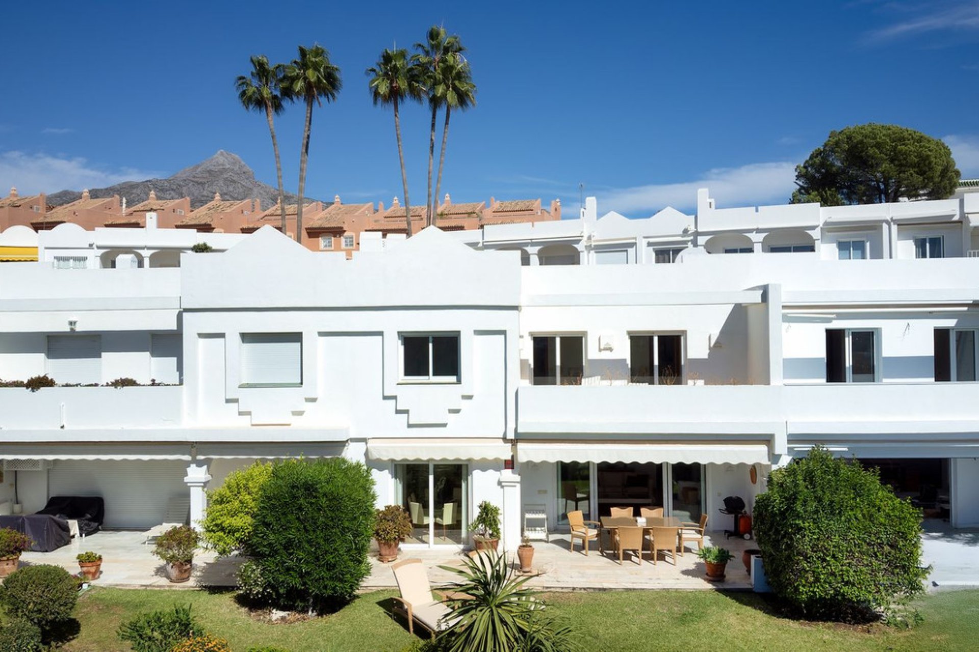 Resale - House - Townhouse - Marbella - Nueva Andalucia