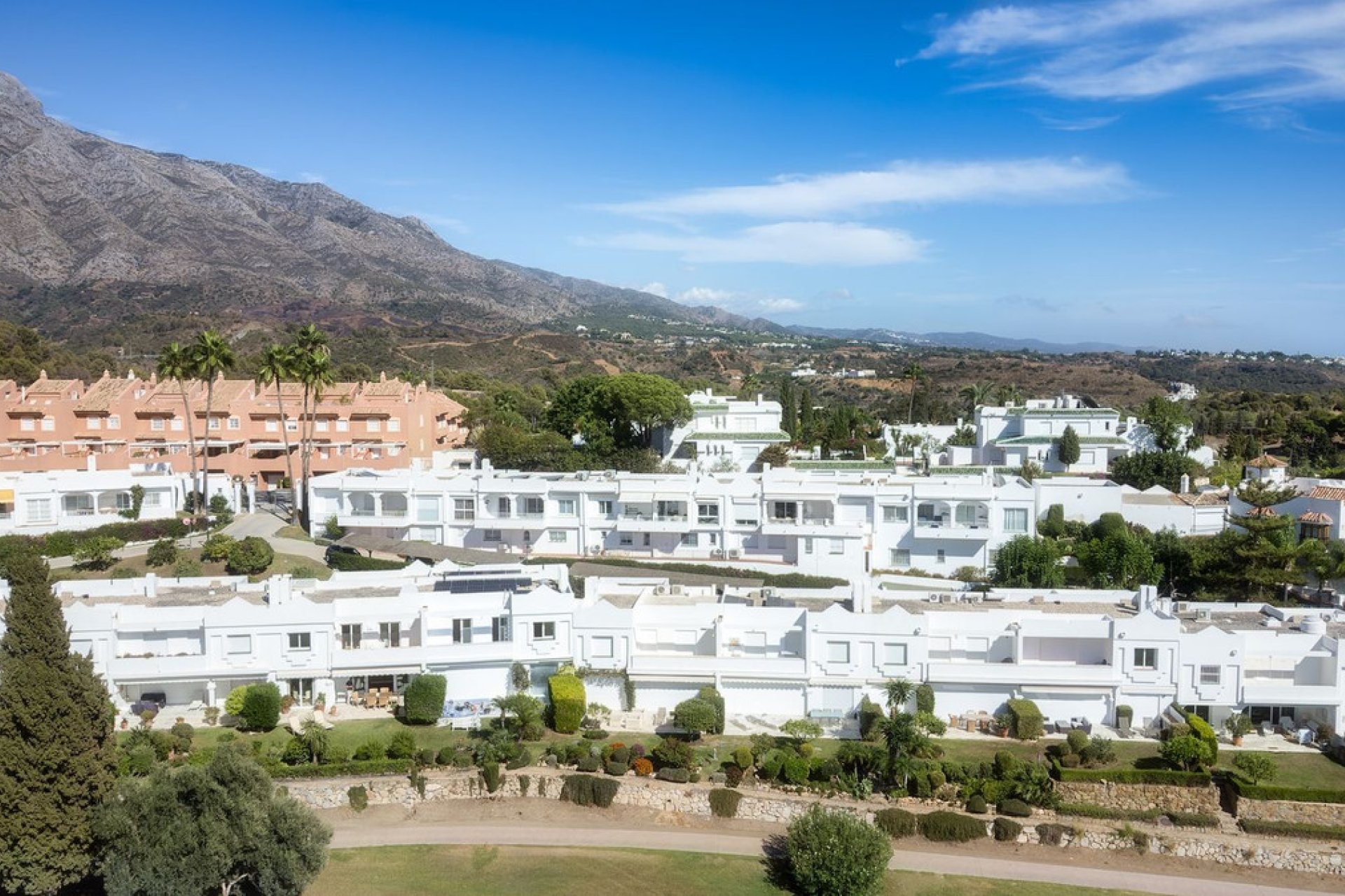 Resale - House - Townhouse - Marbella - Nueva Andalucia