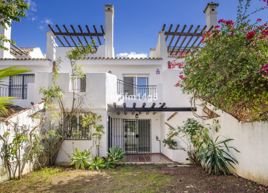 Resale - House - Townhouse - Marbella - Nueva Andalucia