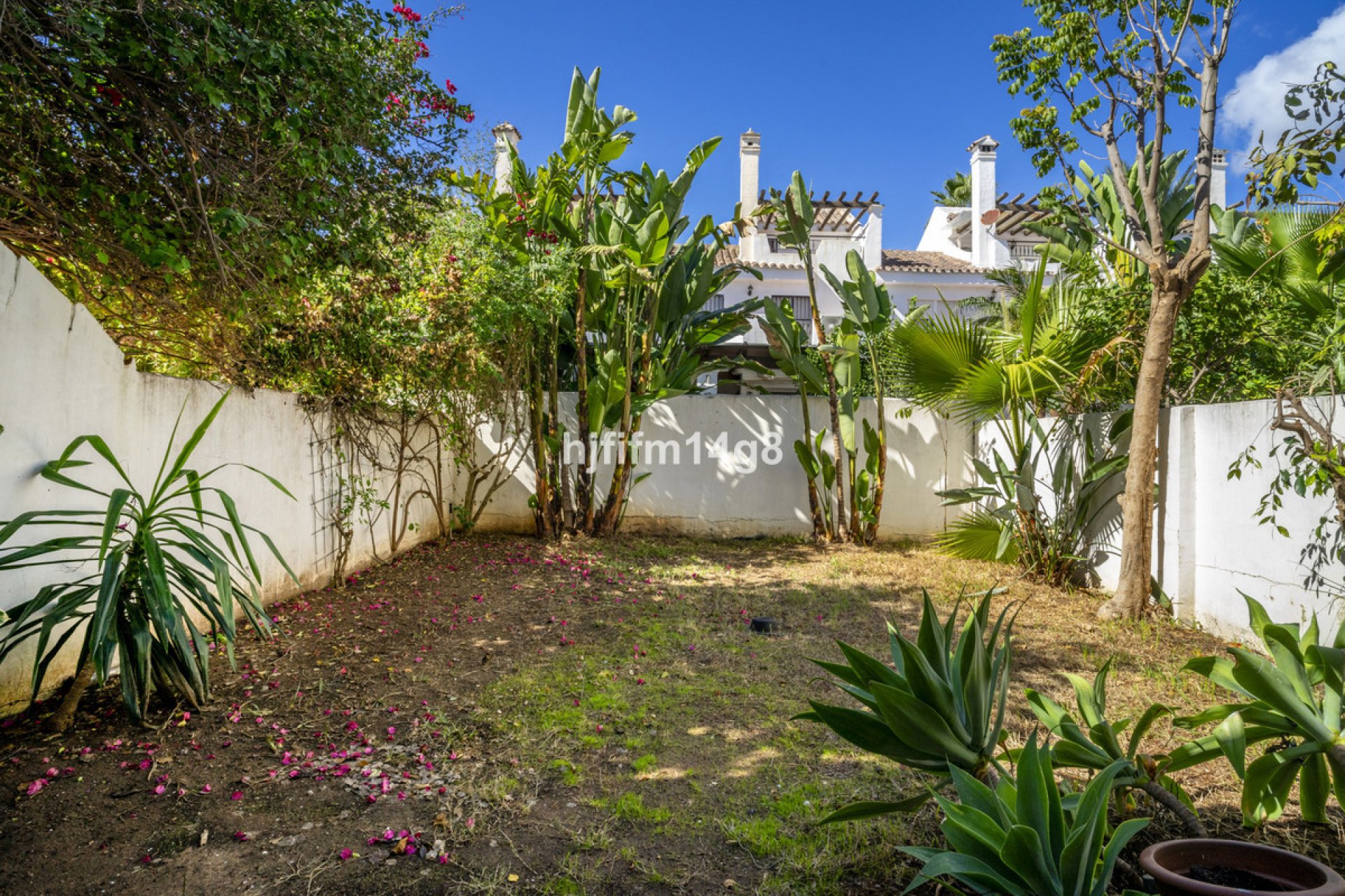 Resale - House - Townhouse - Marbella - Nueva Andalucia