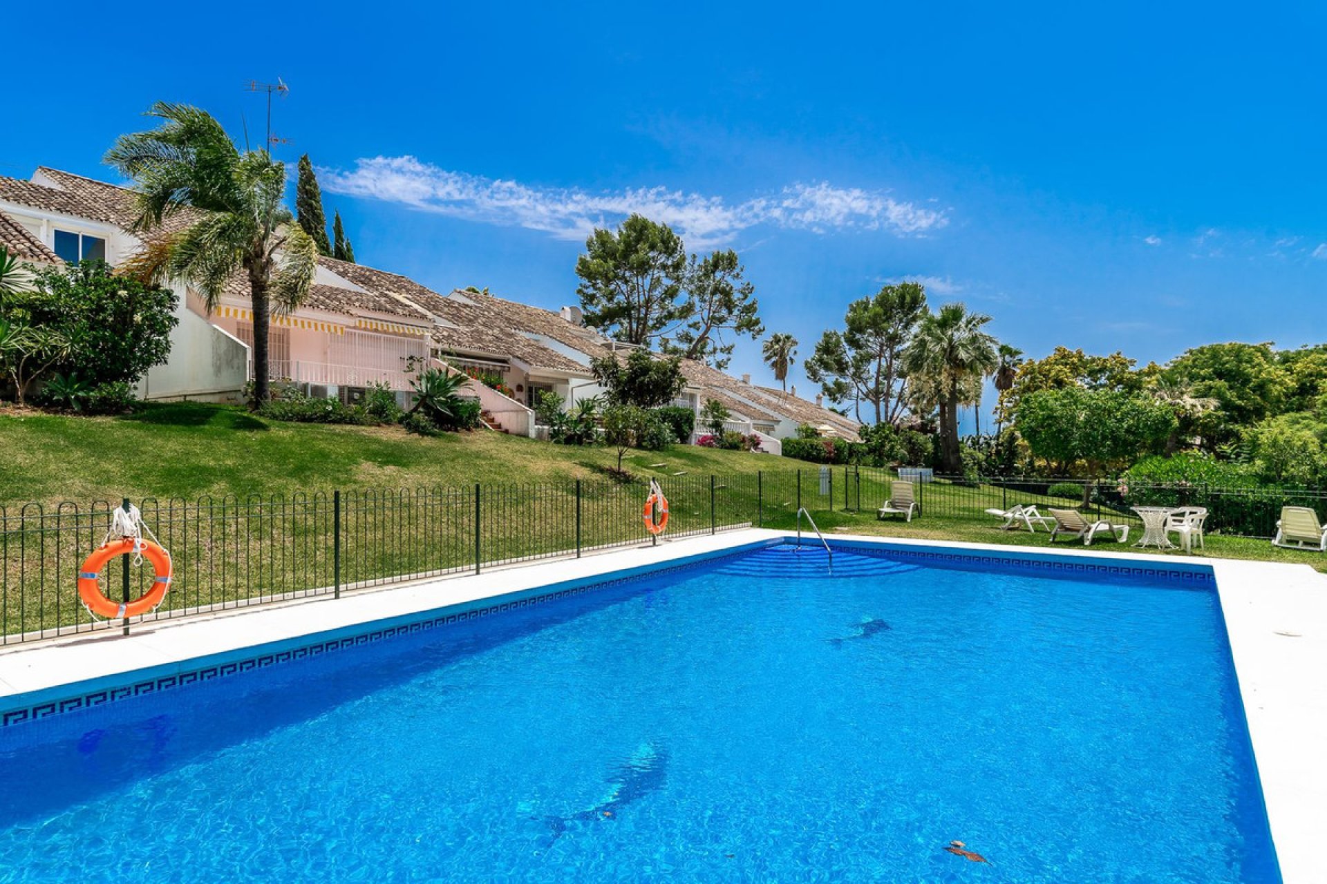 Resale - House - Townhouse - Marbella - Nueva Andalucia