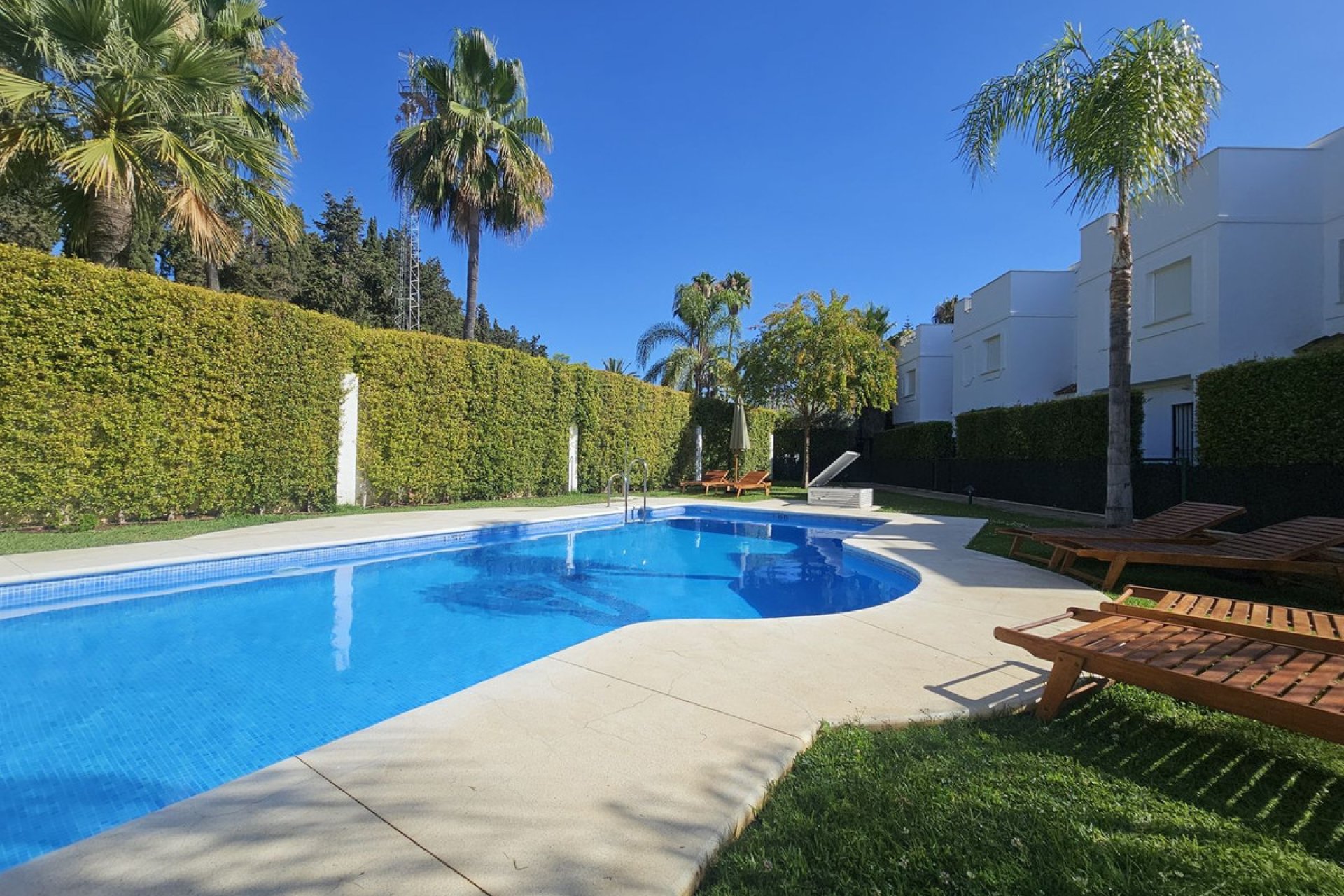 Resale - House - Townhouse - Marbella - Nueva Andalucia