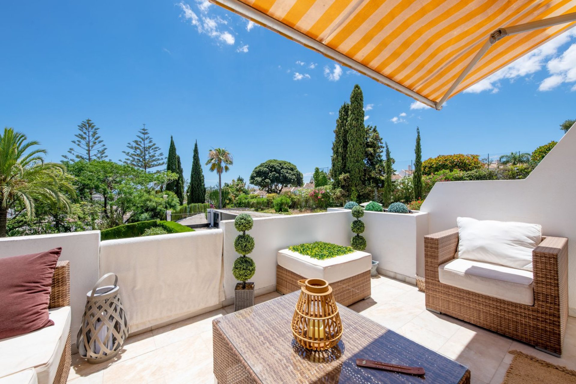 Resale - House - Townhouse - Marbella - Nueva Andalucia