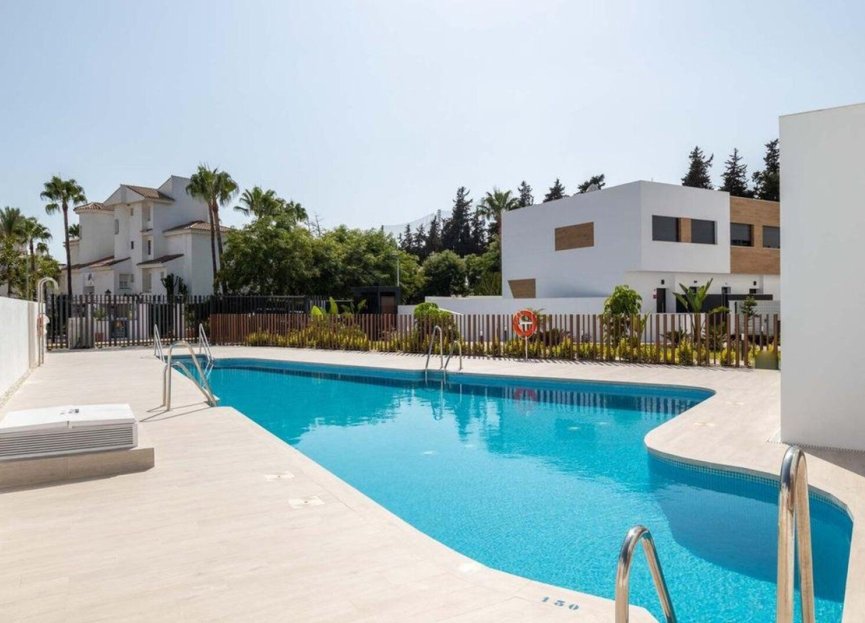 Resale - House - Townhouse - Marbella - Nueva Andalucia