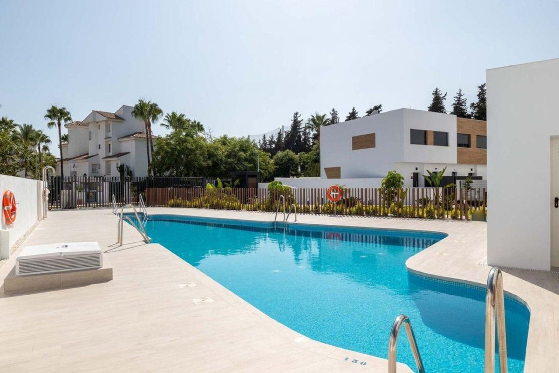 Resale - House - Townhouse - Marbella - Nueva Andalucia