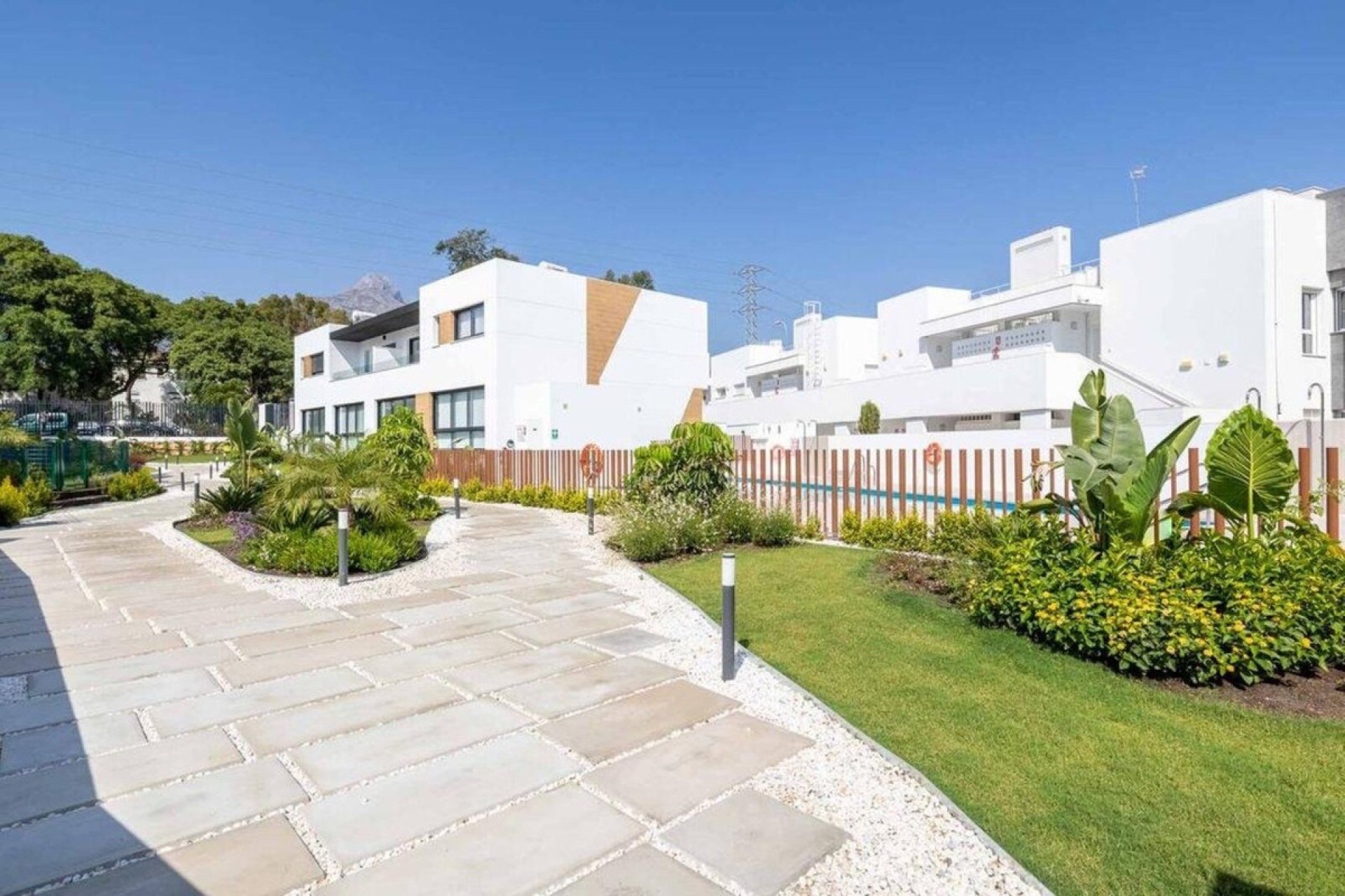 Resale - House - Townhouse - Marbella - Nueva Andalucia