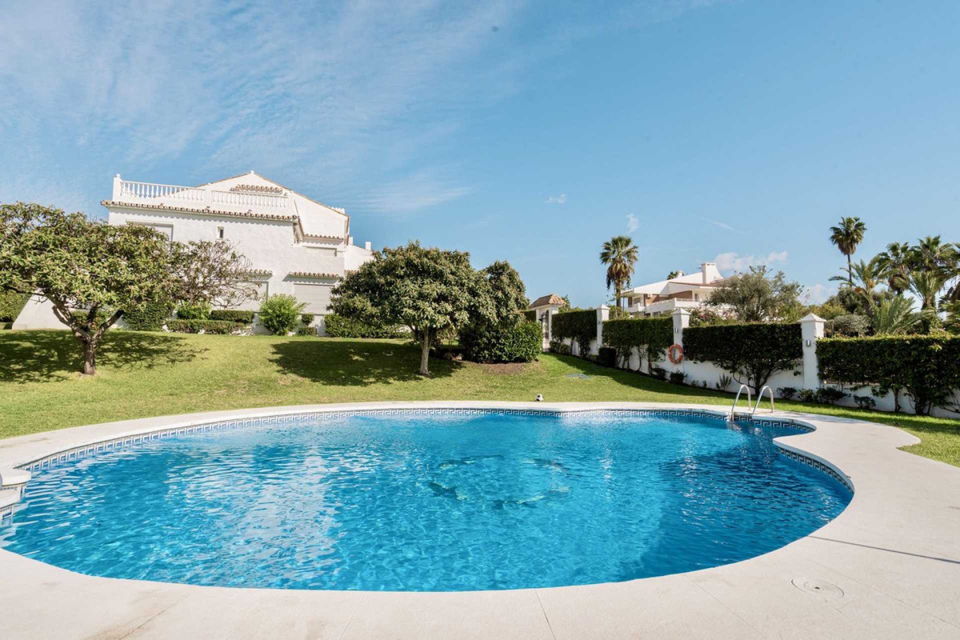 Resale - House - Townhouse - Marbella - Nueva Andalucia