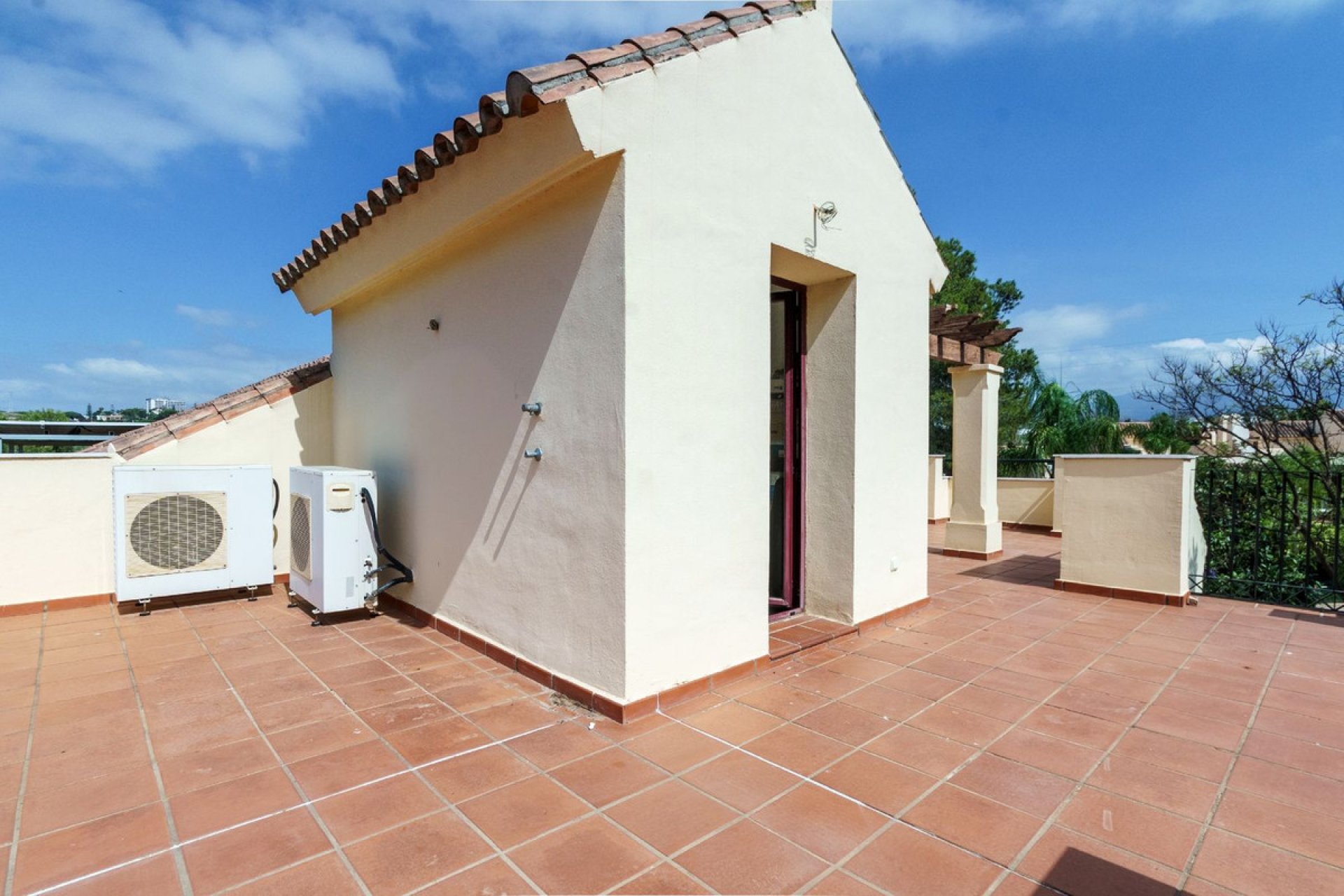 Resale - House - Townhouse - Marbella - Nueva Andalucia