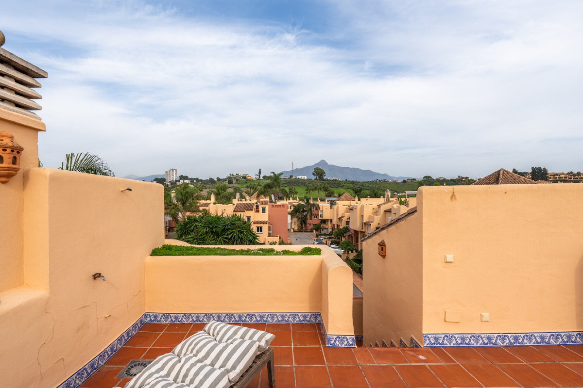 Resale - House - Townhouse - Marbella - Nueva Andalucia