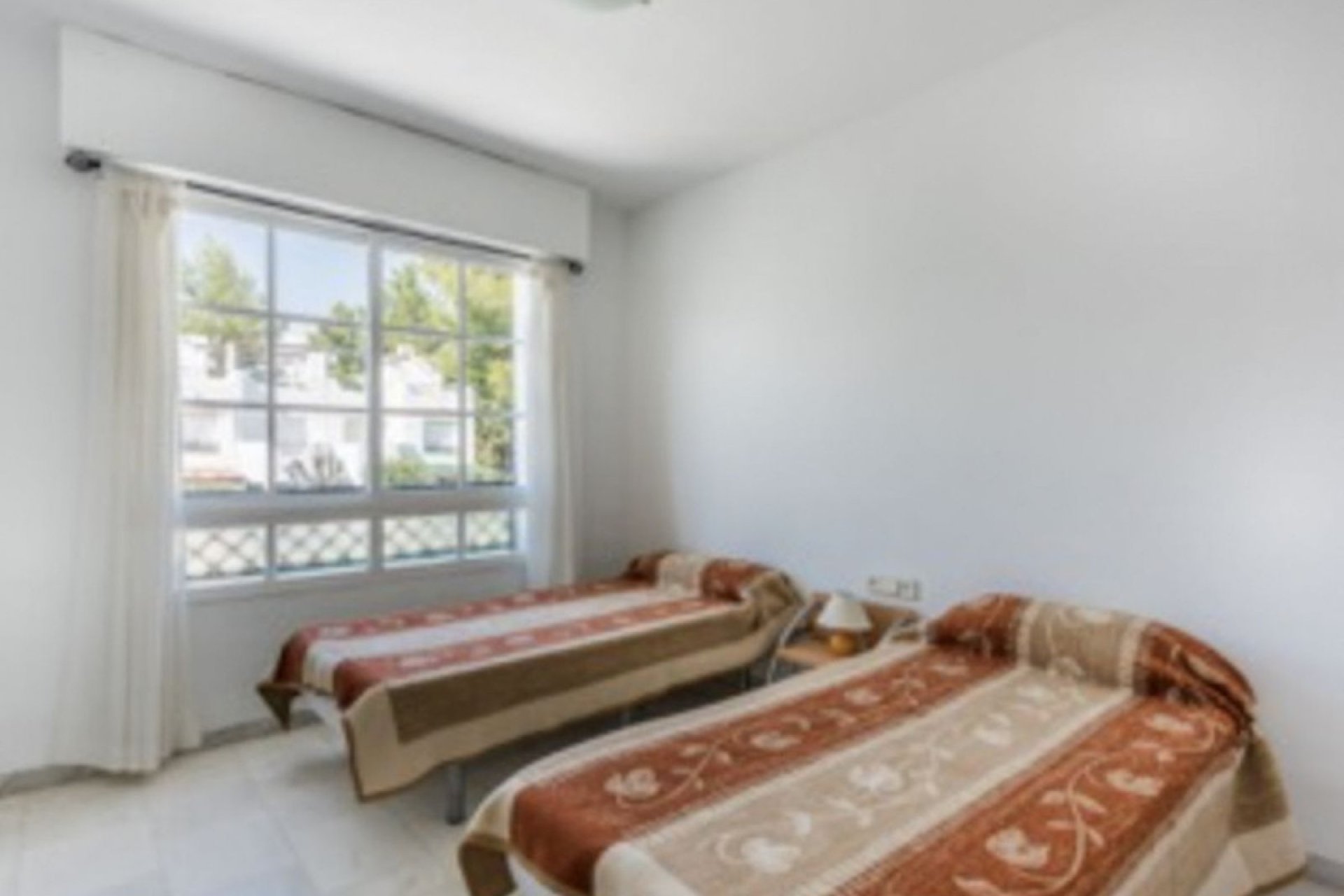 Resale - House - Townhouse - Marbella - Nueva Andalucia