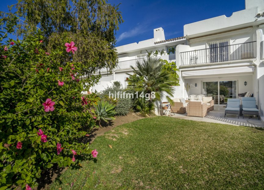 Resale - House - Townhouse - Marbella - Nueva Andalucia