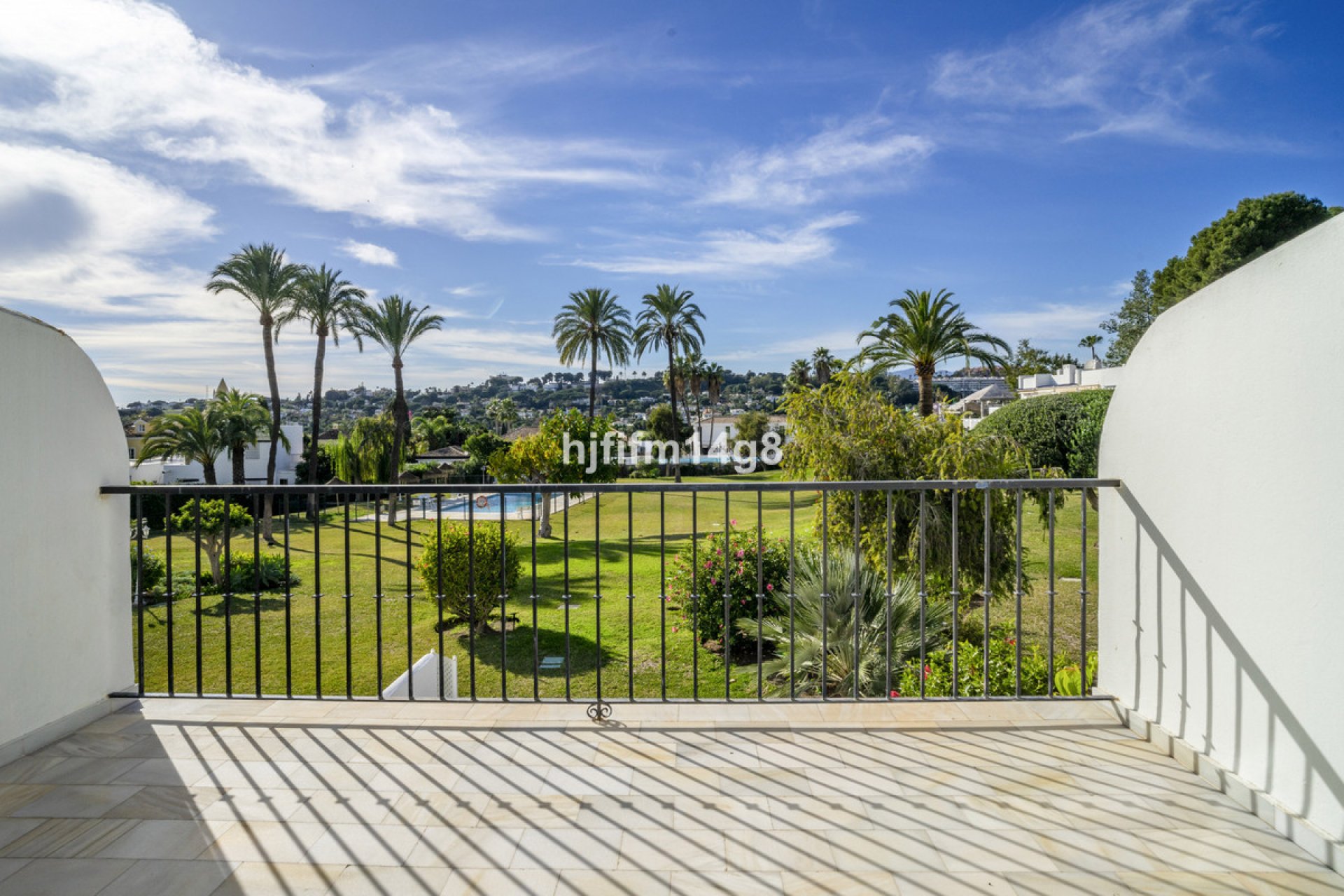 Resale - House - Townhouse - Marbella - Nueva Andalucia