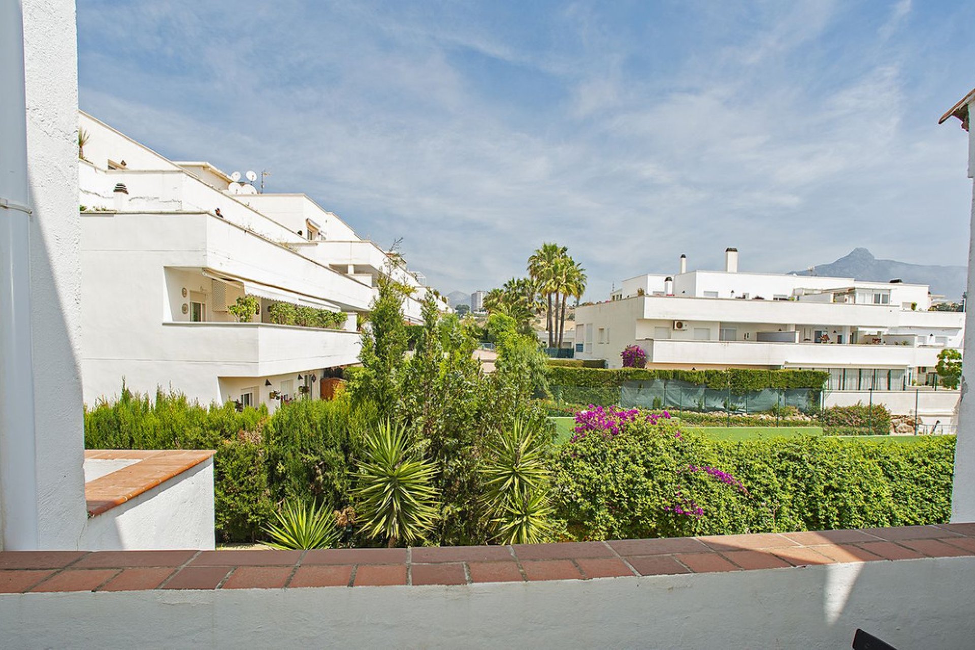 Resale - House - Townhouse - Marbella - Nueva Andalucia