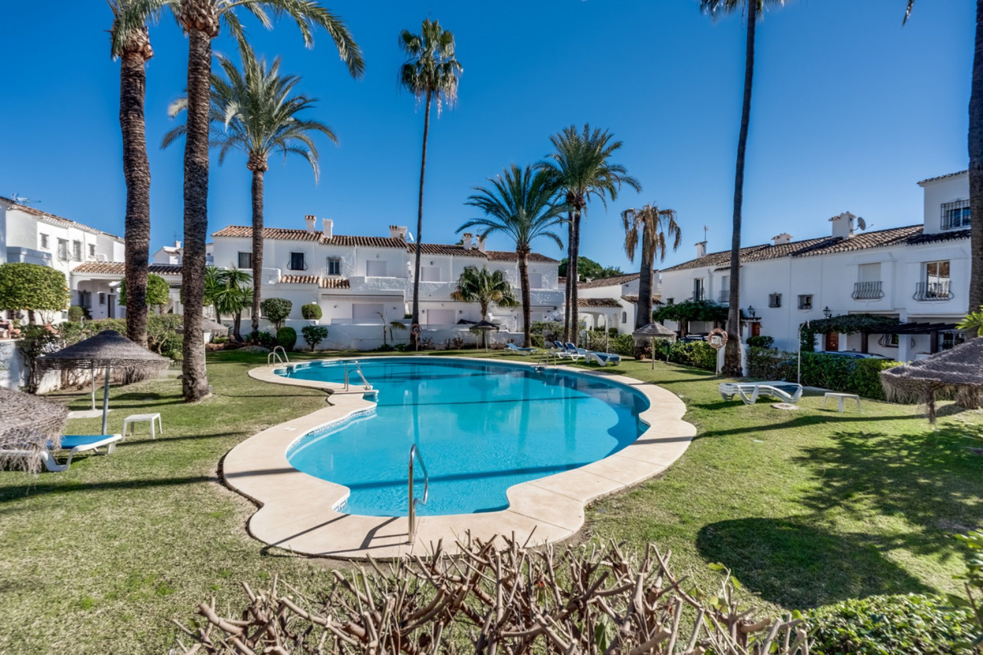 Resale - House - Townhouse - Marbella - Nueva Andalucia