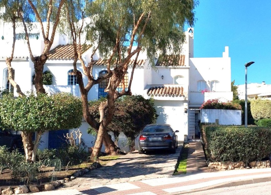 Resale - House - Townhouse - Marbella - Nueva Andalucia