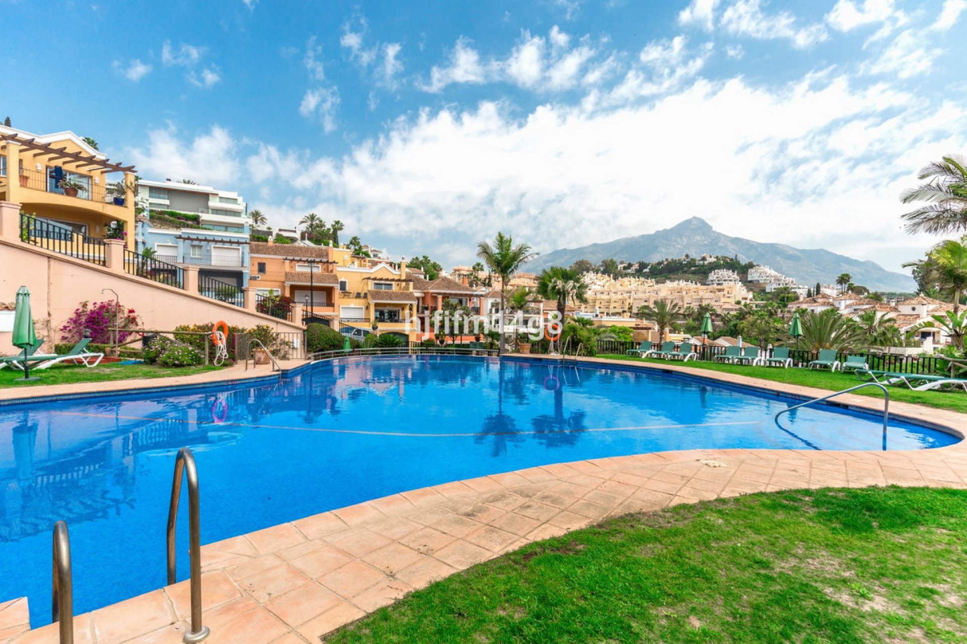 Resale - House - Townhouse - Marbella - Nueva Andalucia