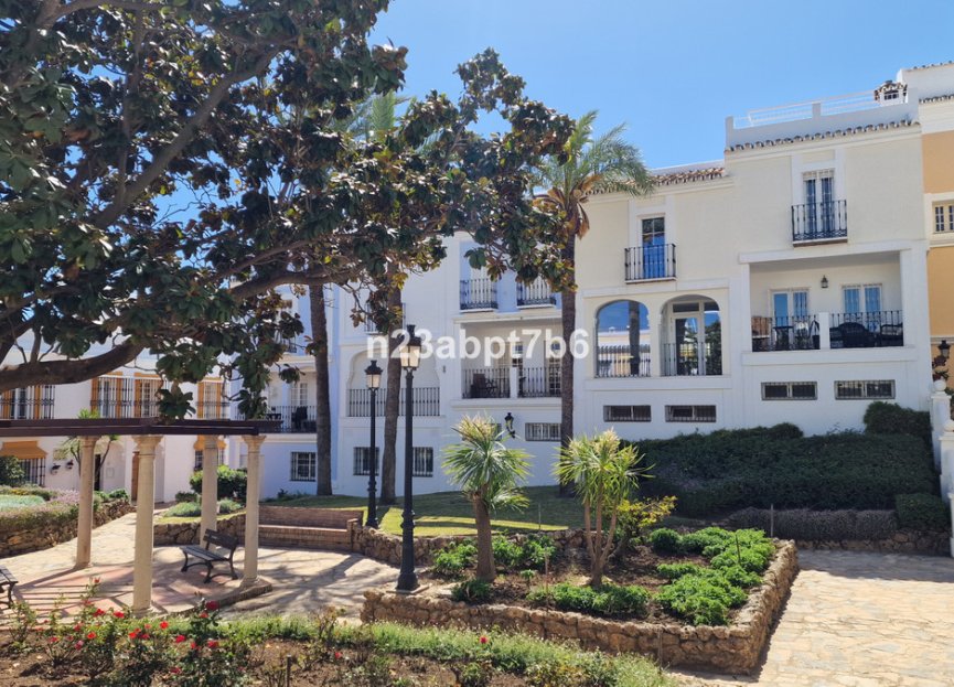 Resale - House - Townhouse - Marbella - Nueva Andalucia