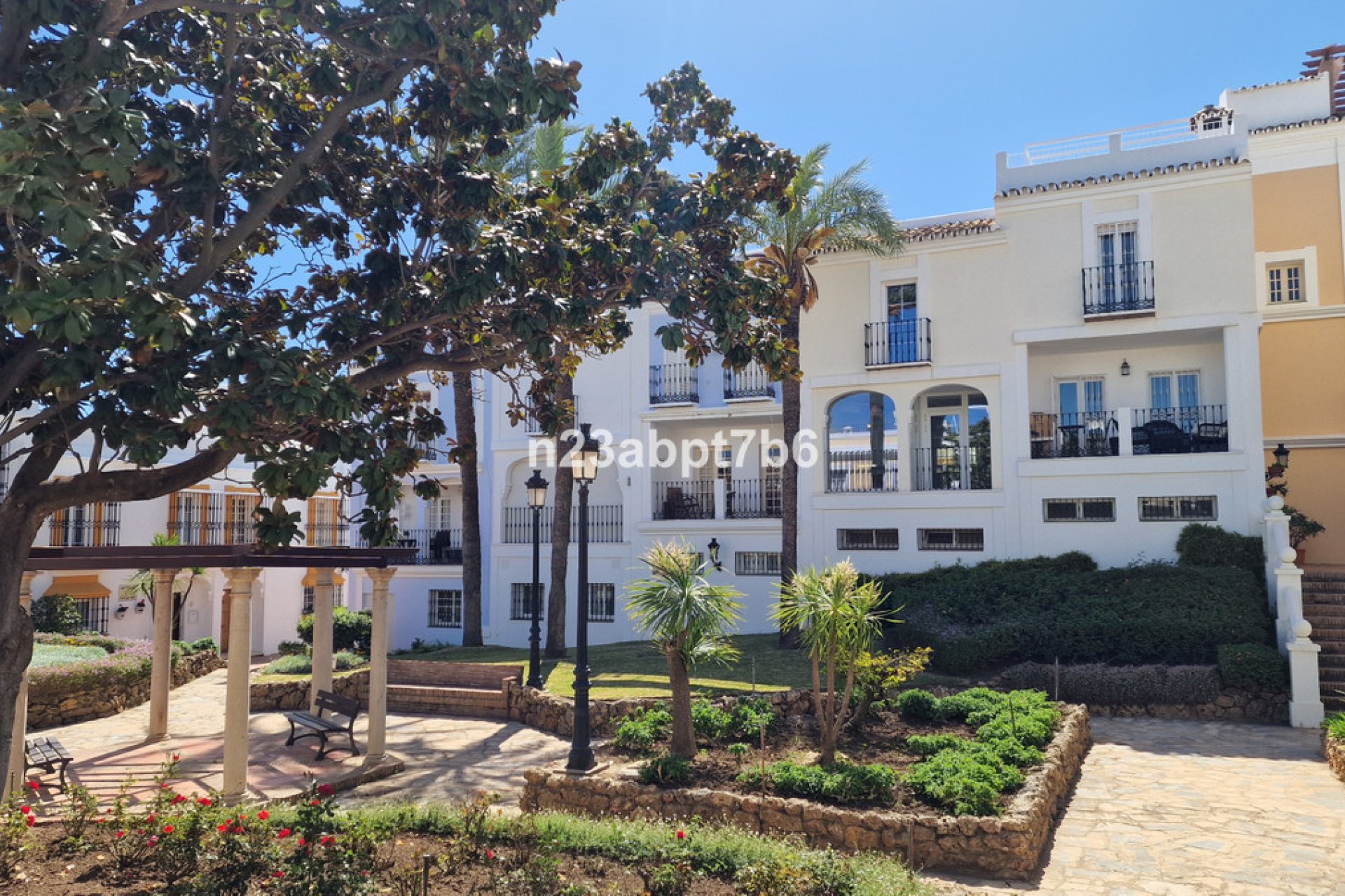 Resale - House - Townhouse - Marbella - Nueva Andalucia